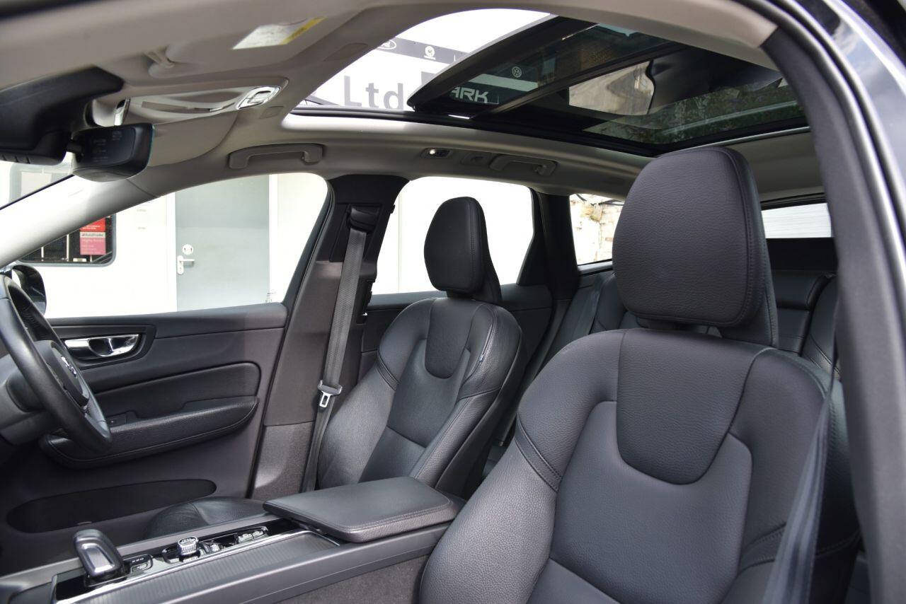 Volvo XC60 view 11