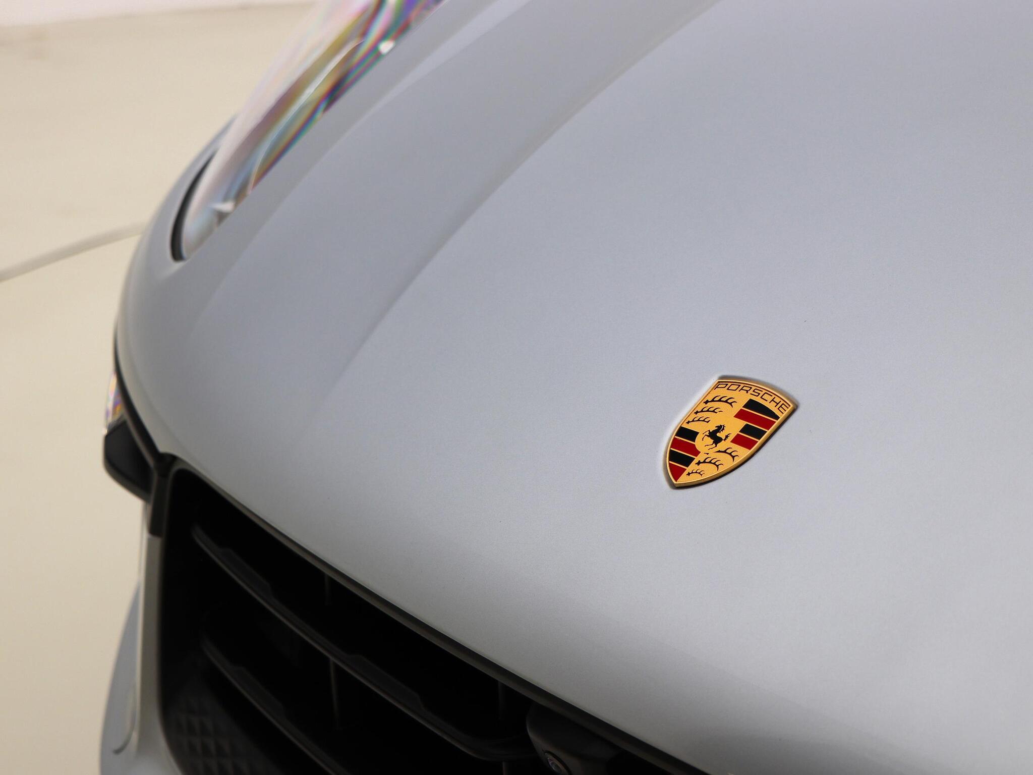 Porsche Macan view 14