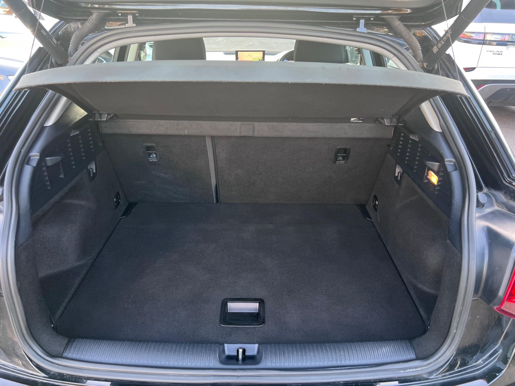 Audi Q2 view 37