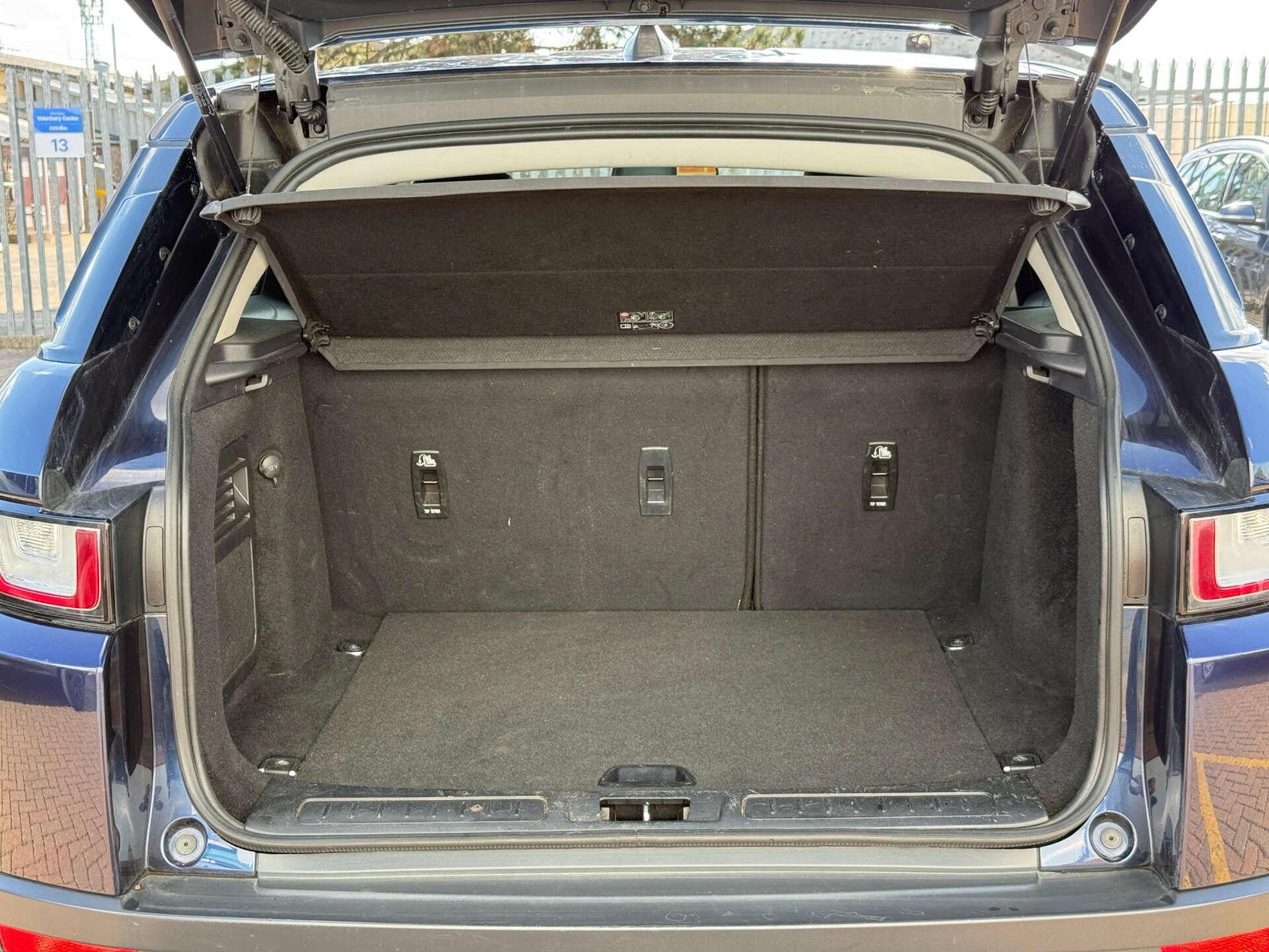 Land Rover Range Rover Evoque view 57
