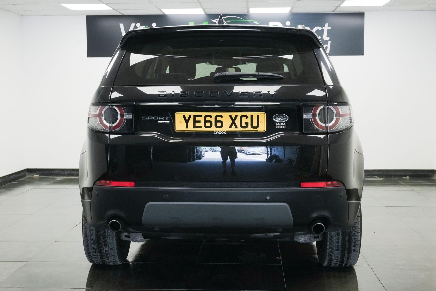 Land Rover Discovery Sport view 3