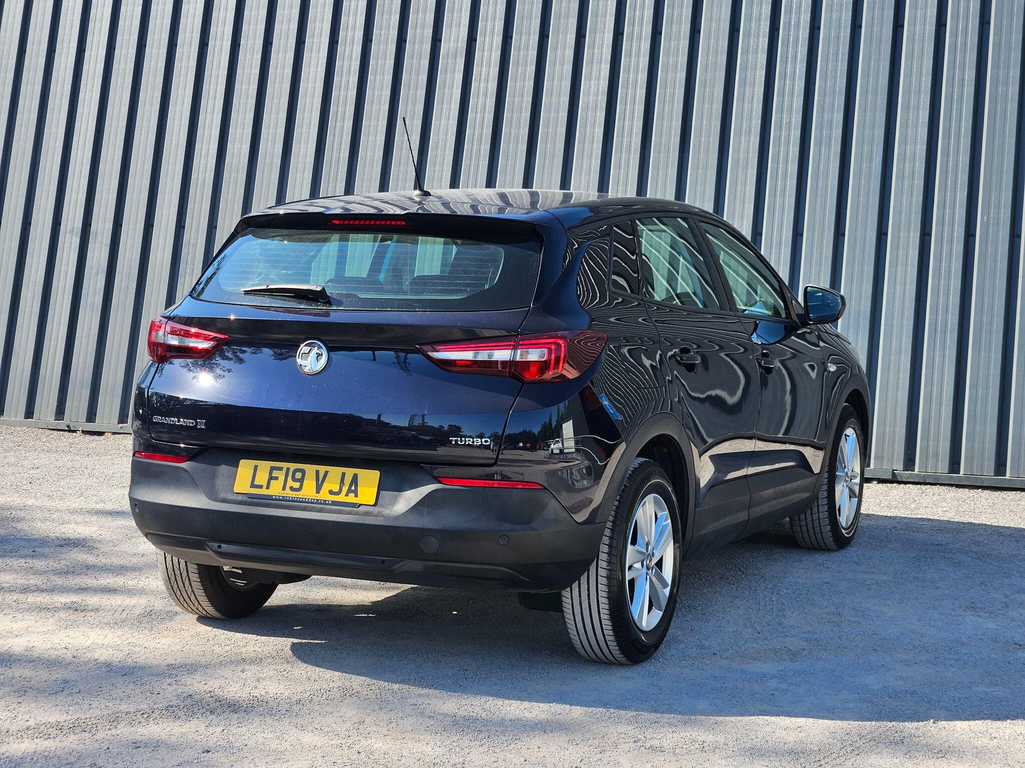 2019 Vauxhall Grandland X image 14
