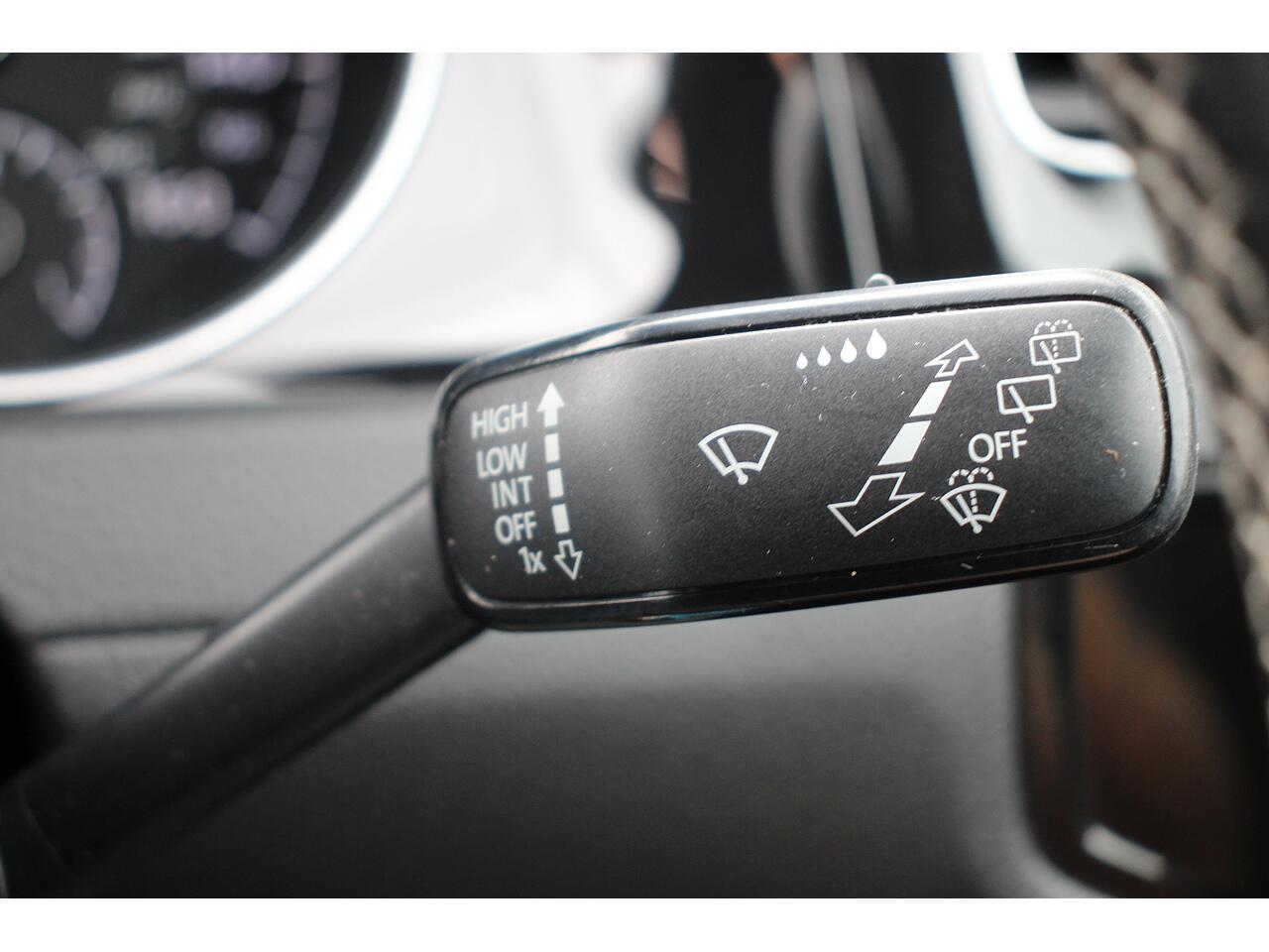 Volkswagen Golf view 30