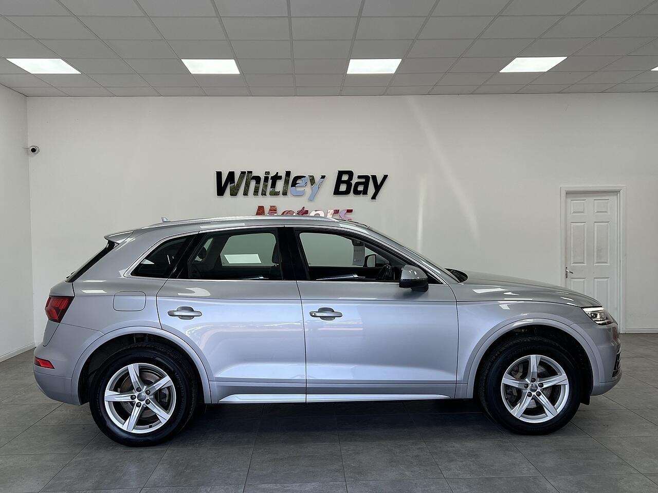 Audi Q5 view 2