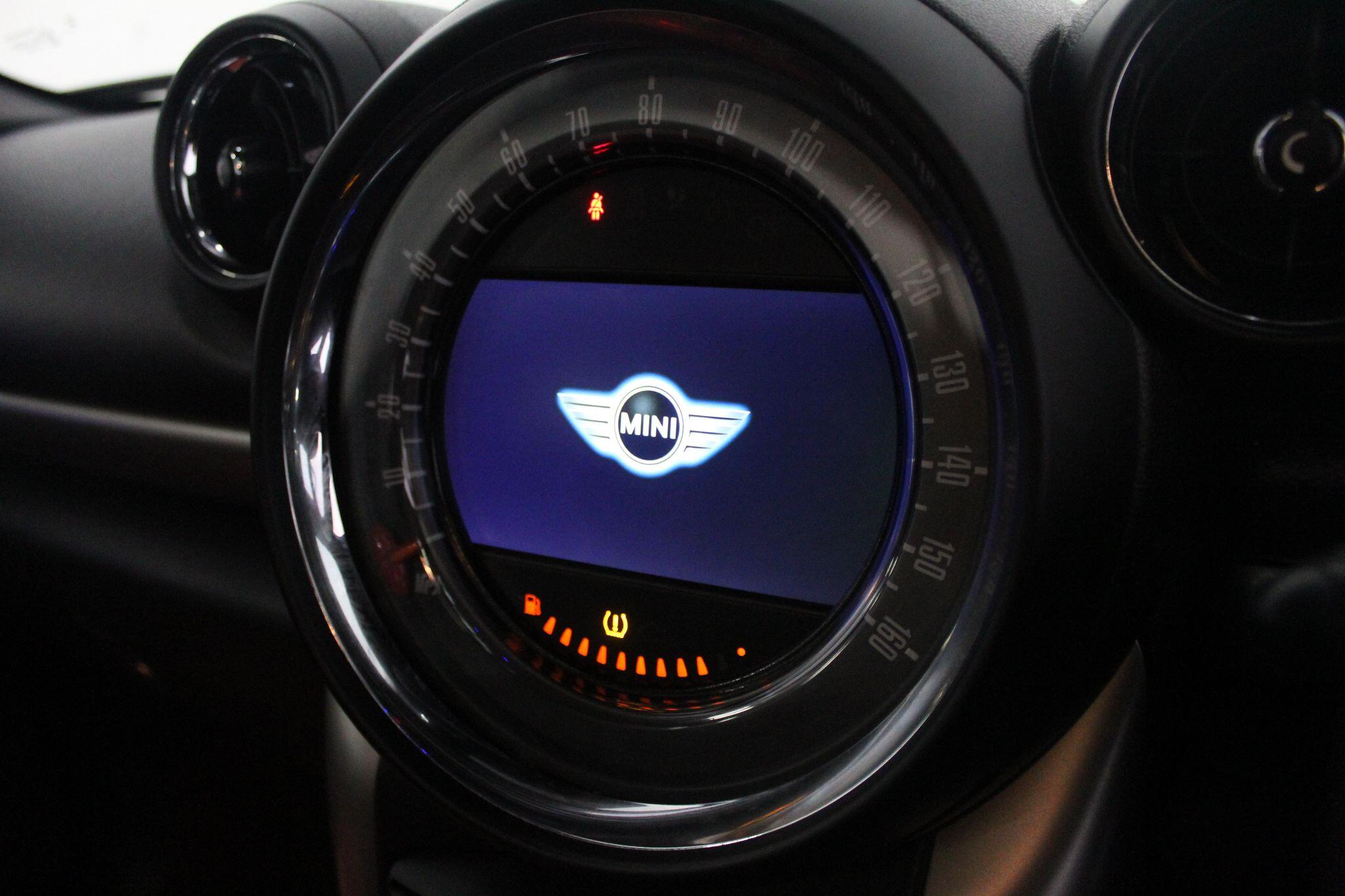 Mini Countryman view 34