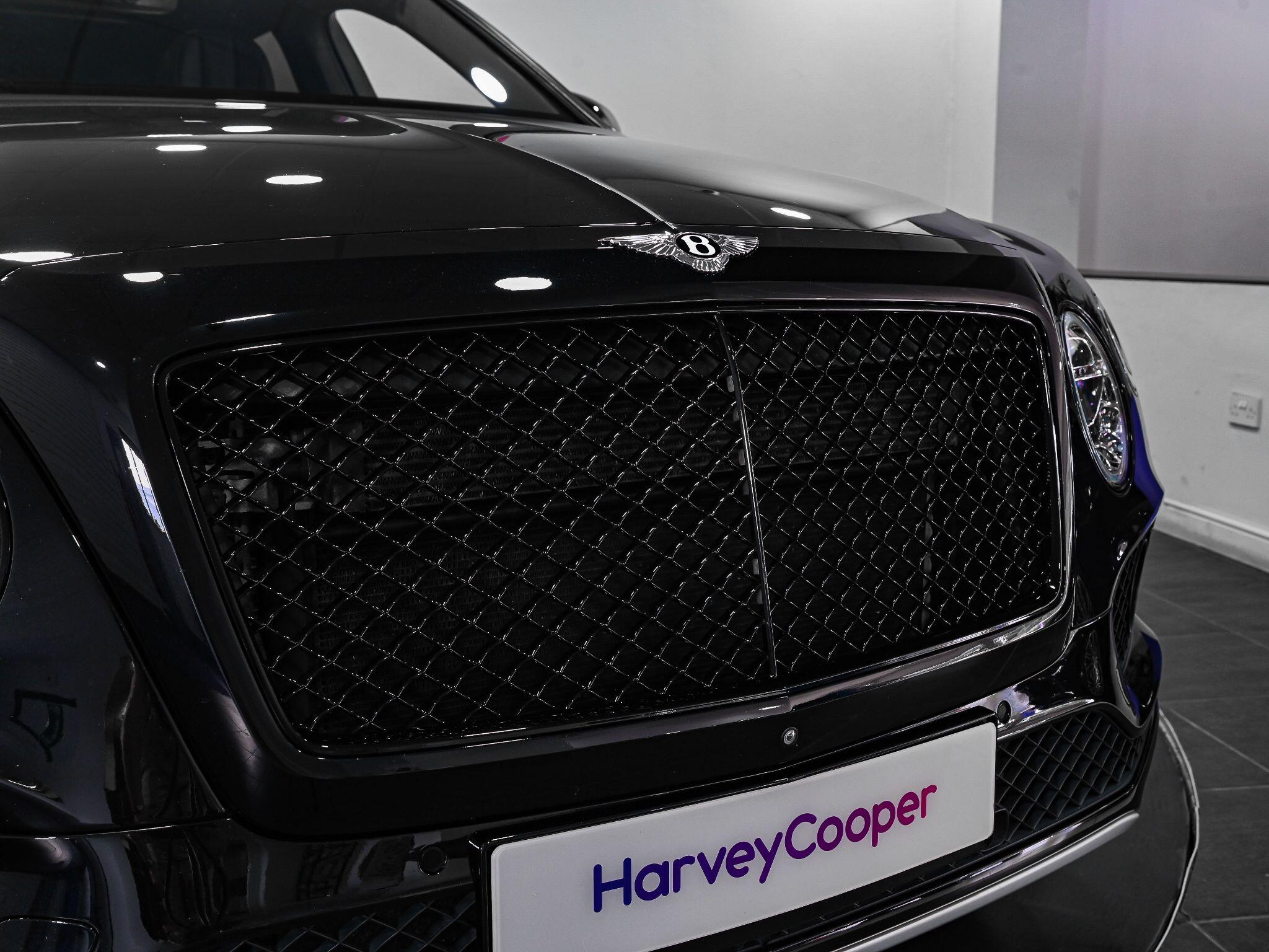 Bentley Bentayga view 30