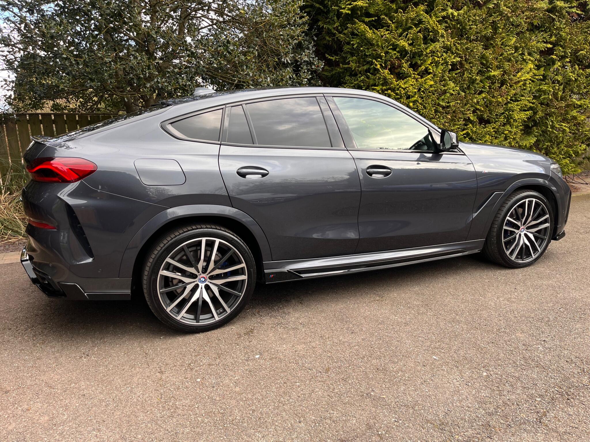 BMW X6 view 27