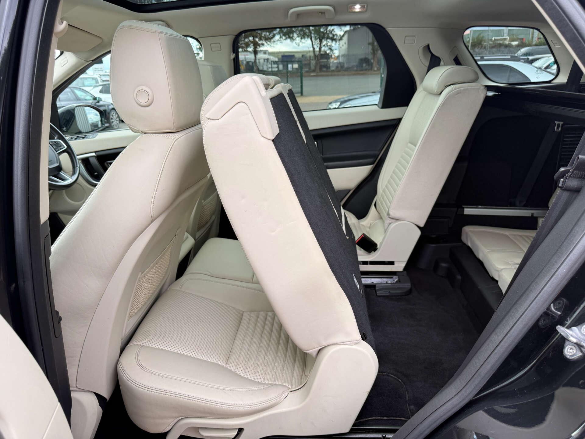 Land Rover Discovery Sport view 79