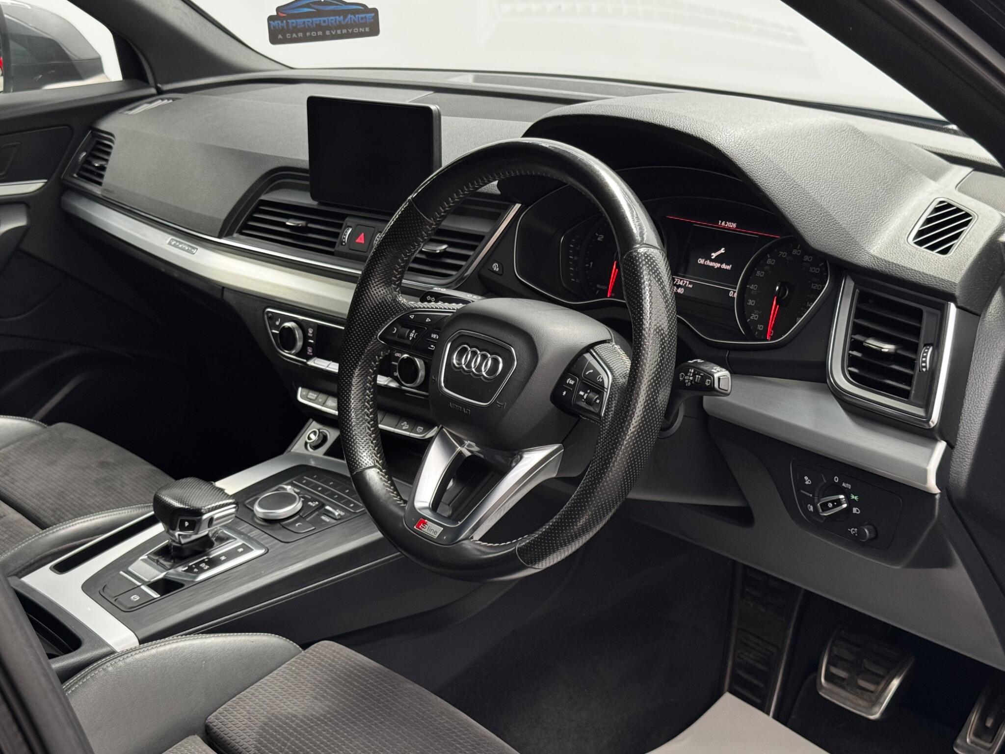 Audi Q5 view 45