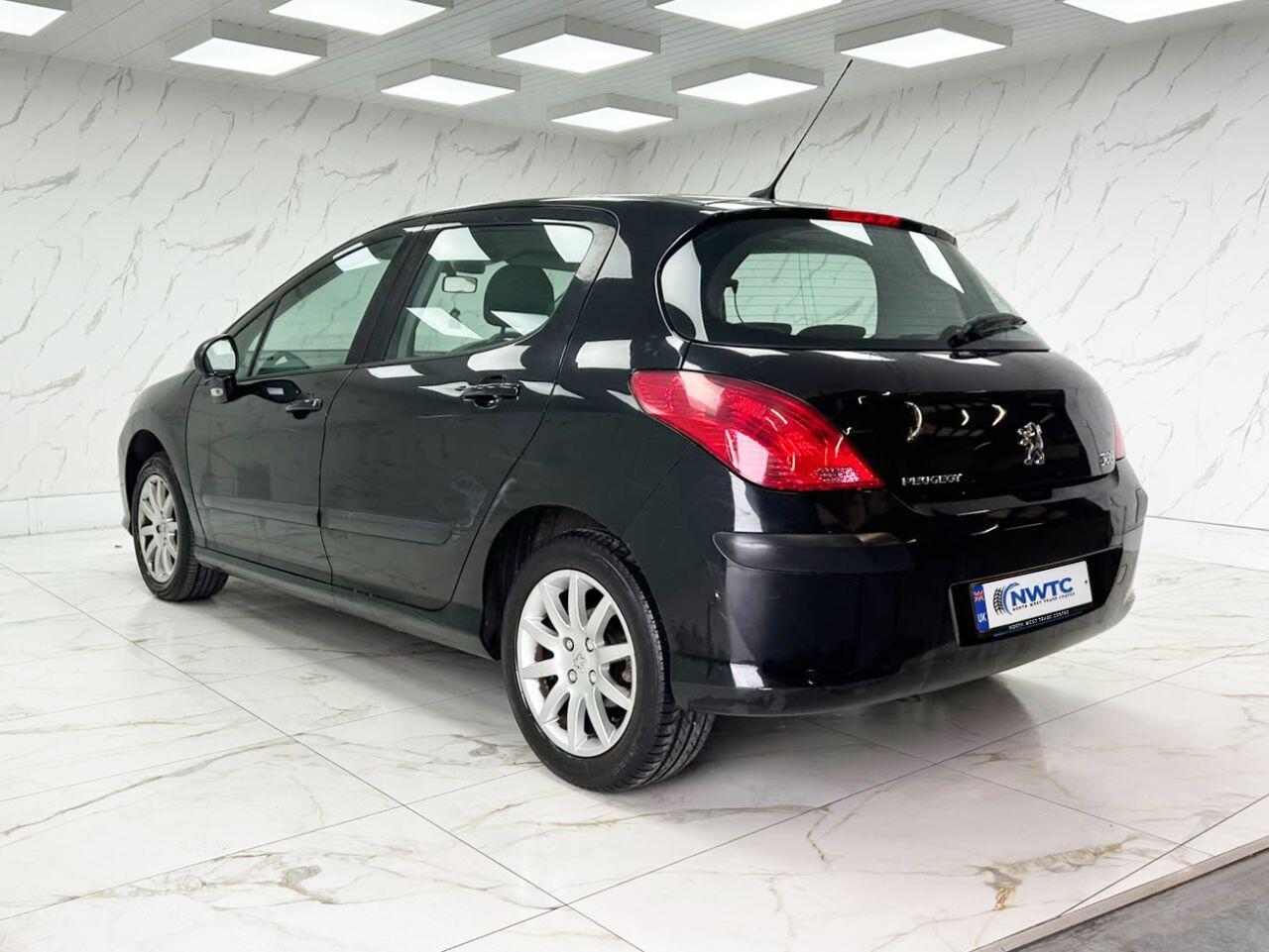 Peugeot 308 view 8