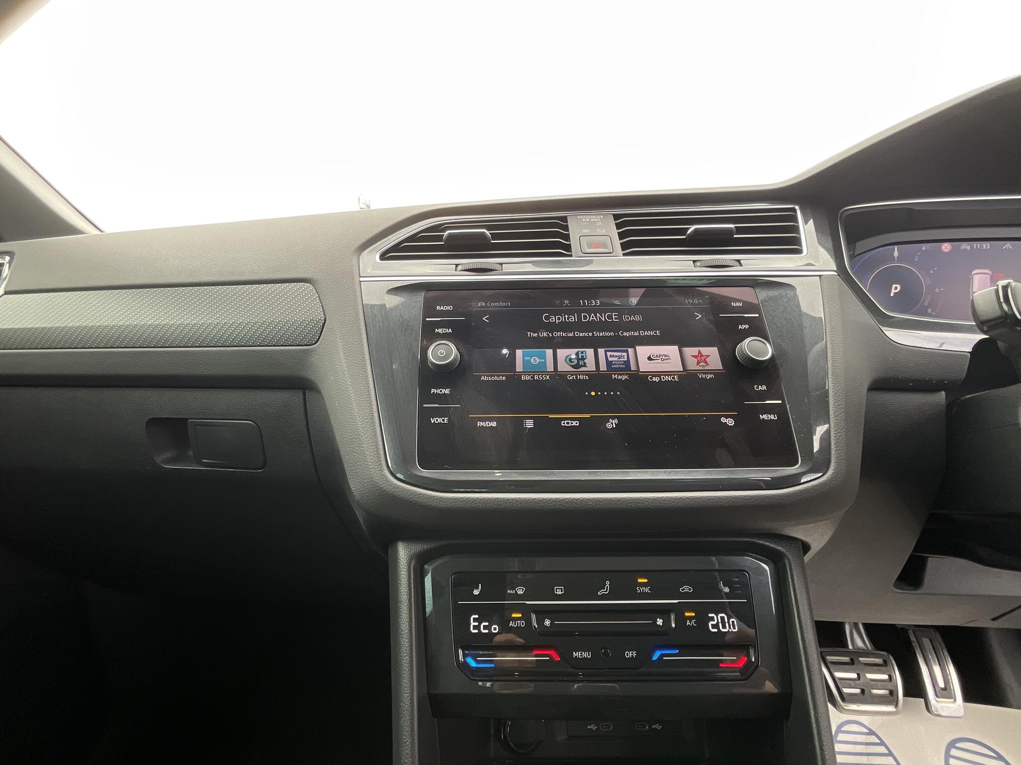 Volkswagen Tiguan view 20