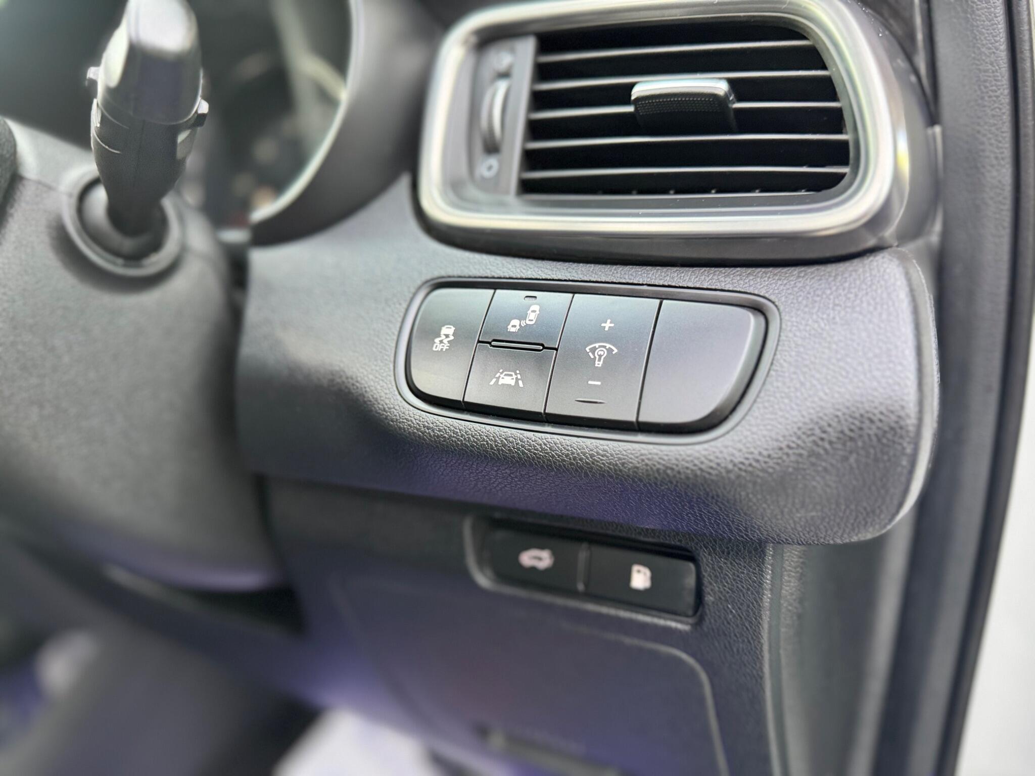Kia Sorento view 45