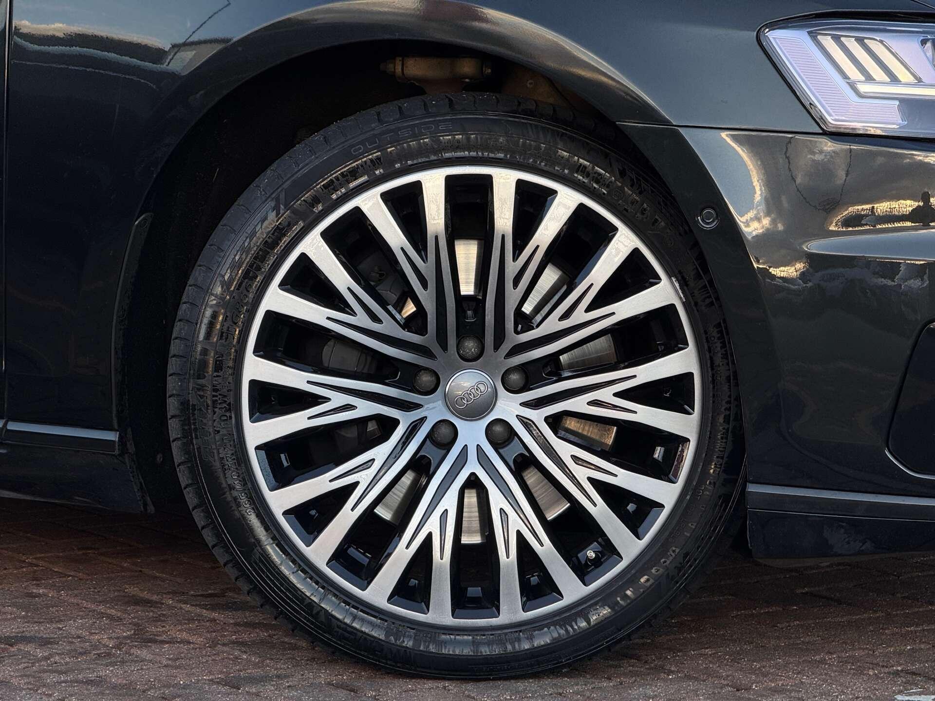 Audi A8 view 10