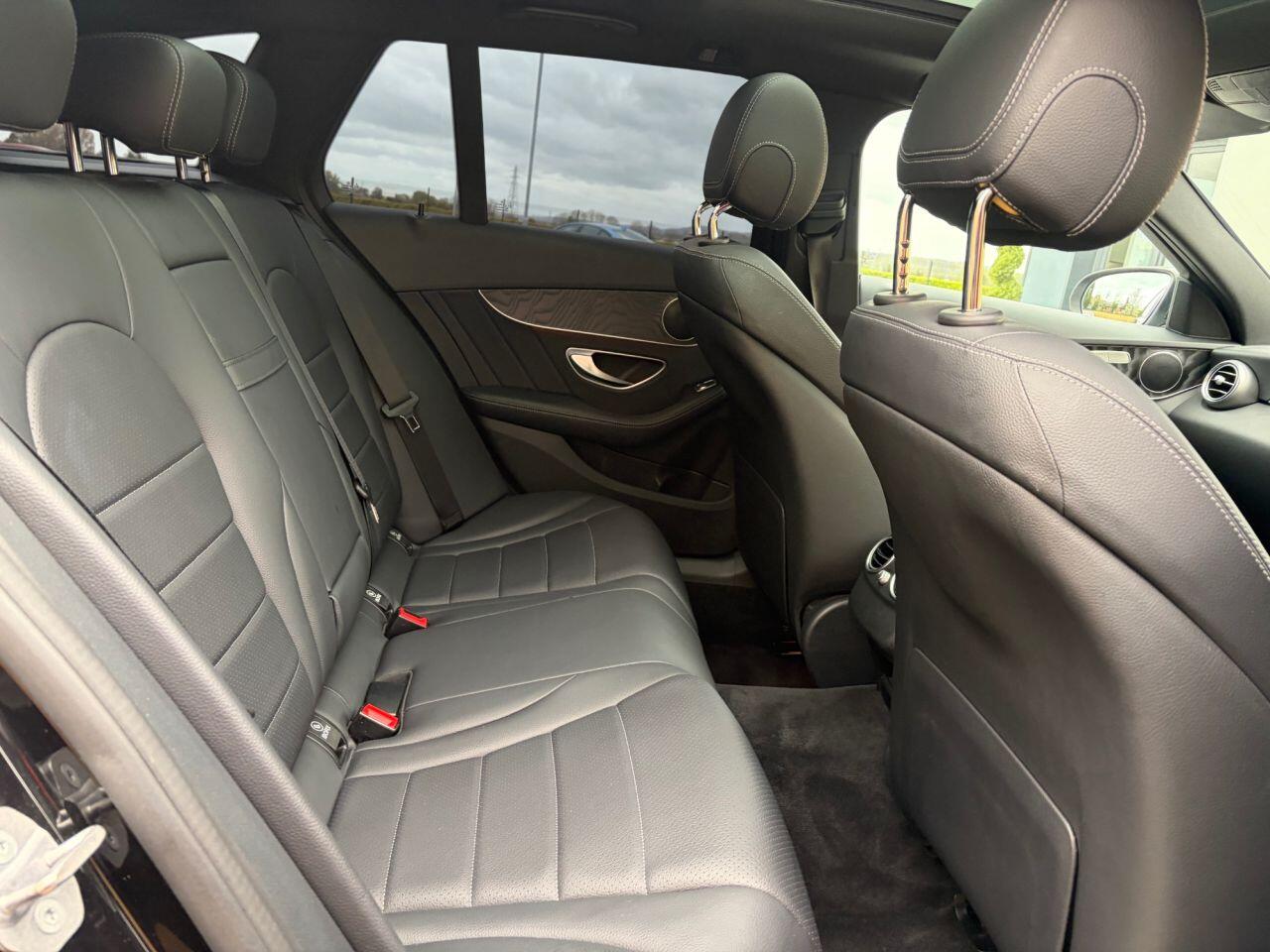 Mercedes-Benz C-Class view 24