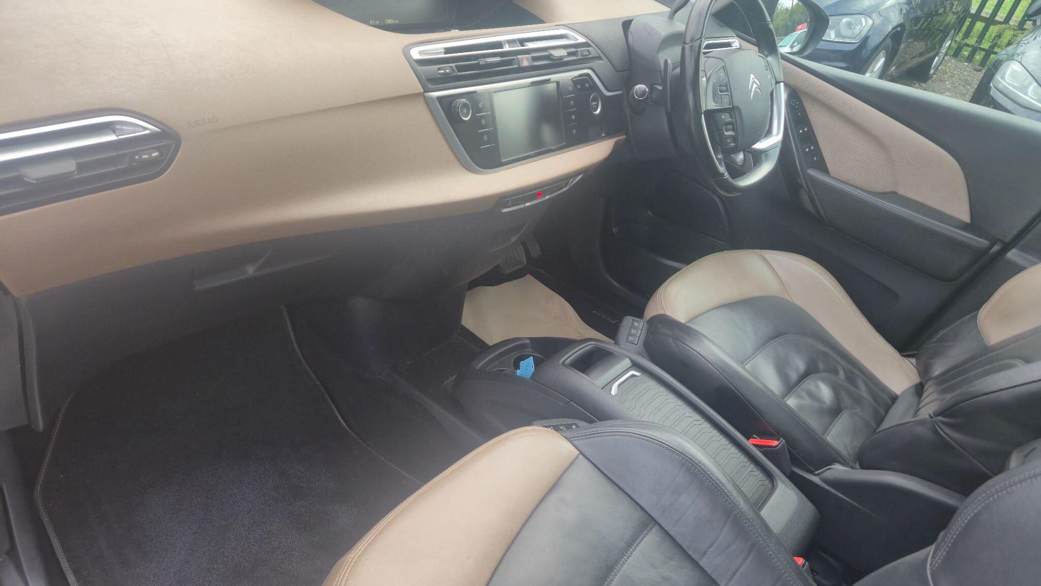 Citroen Grand C4 Picasso view 21