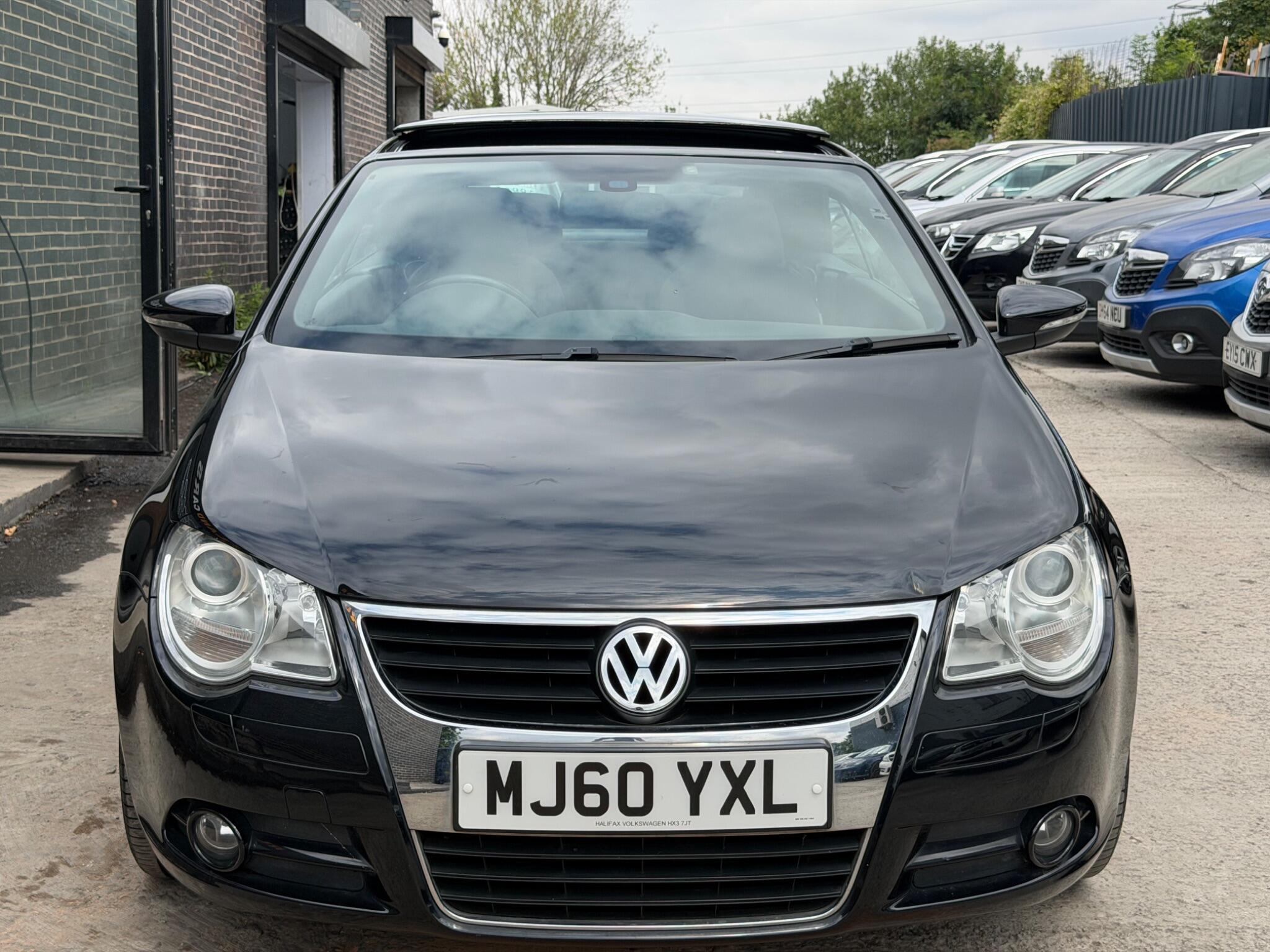 Volkswagen Eos view 2