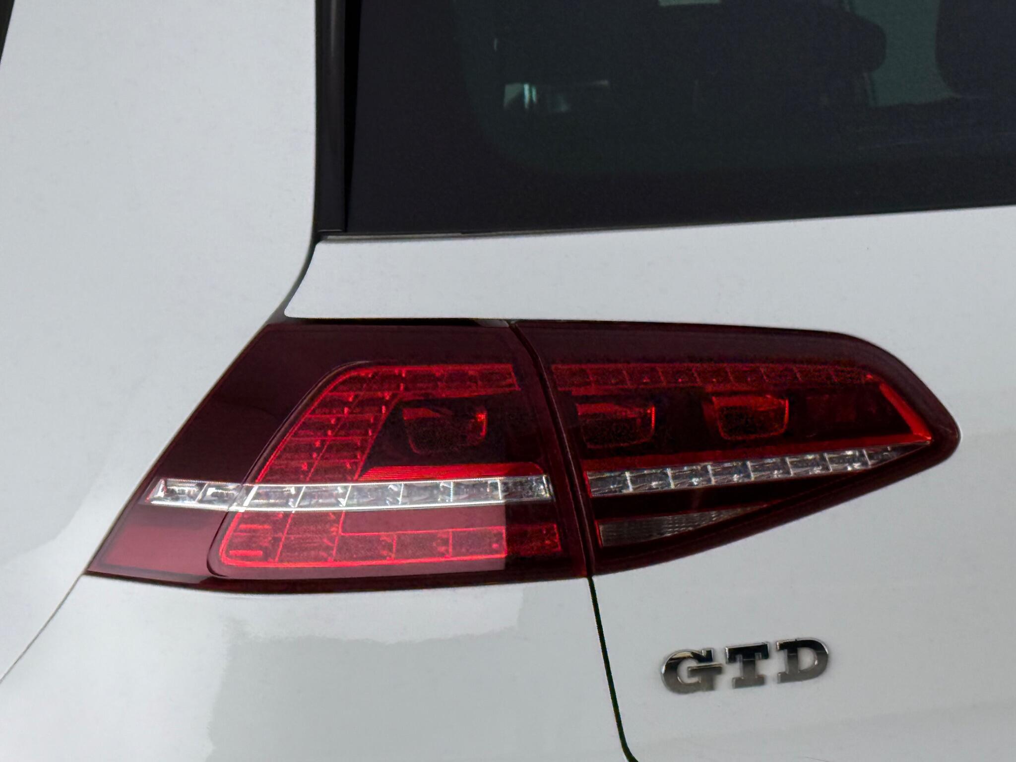 Volkswagen Golf view 11