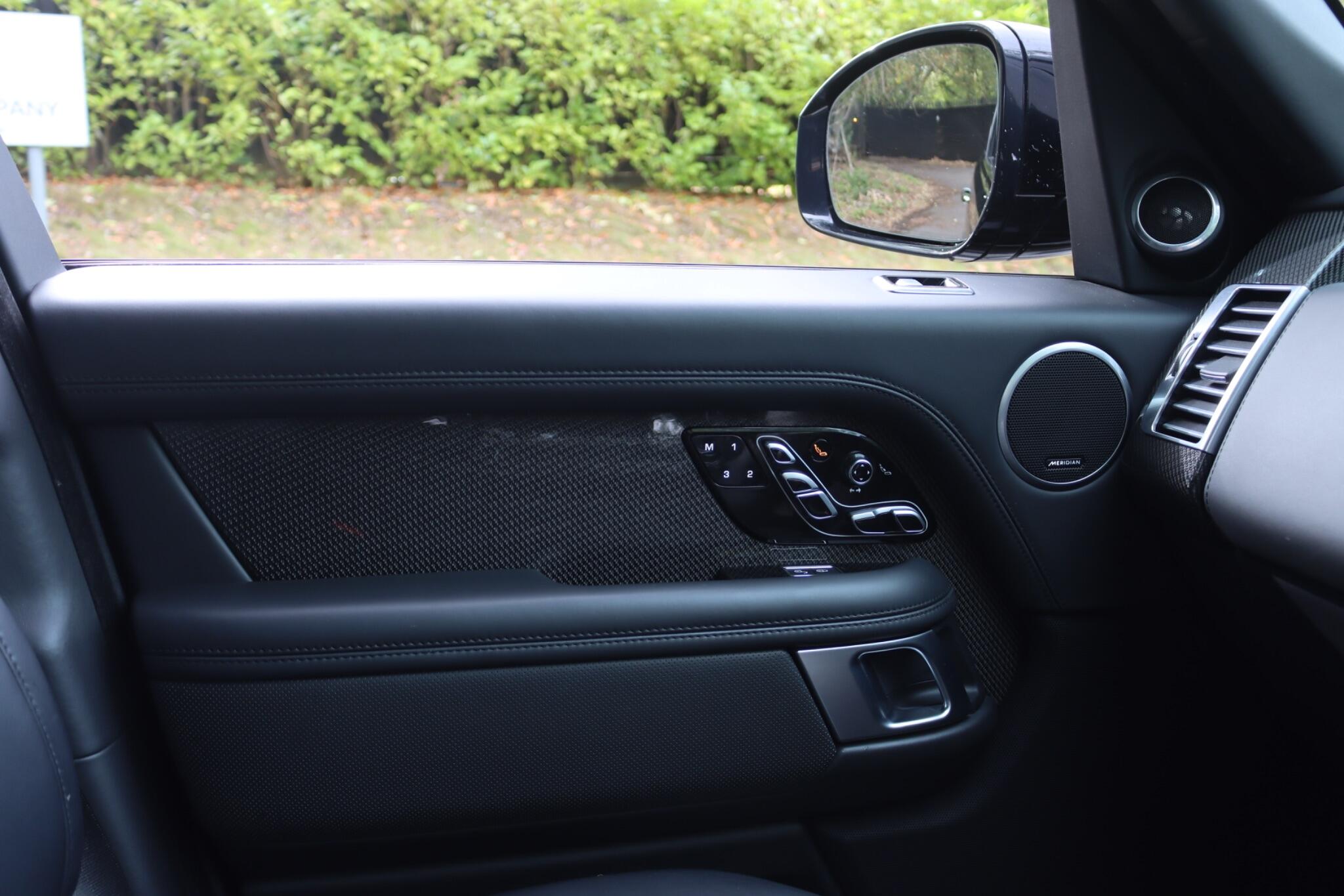 Land Rover Range Rover view 76