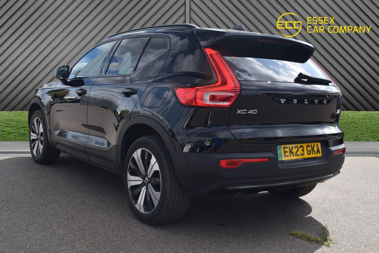 Volvo XC40 view 11