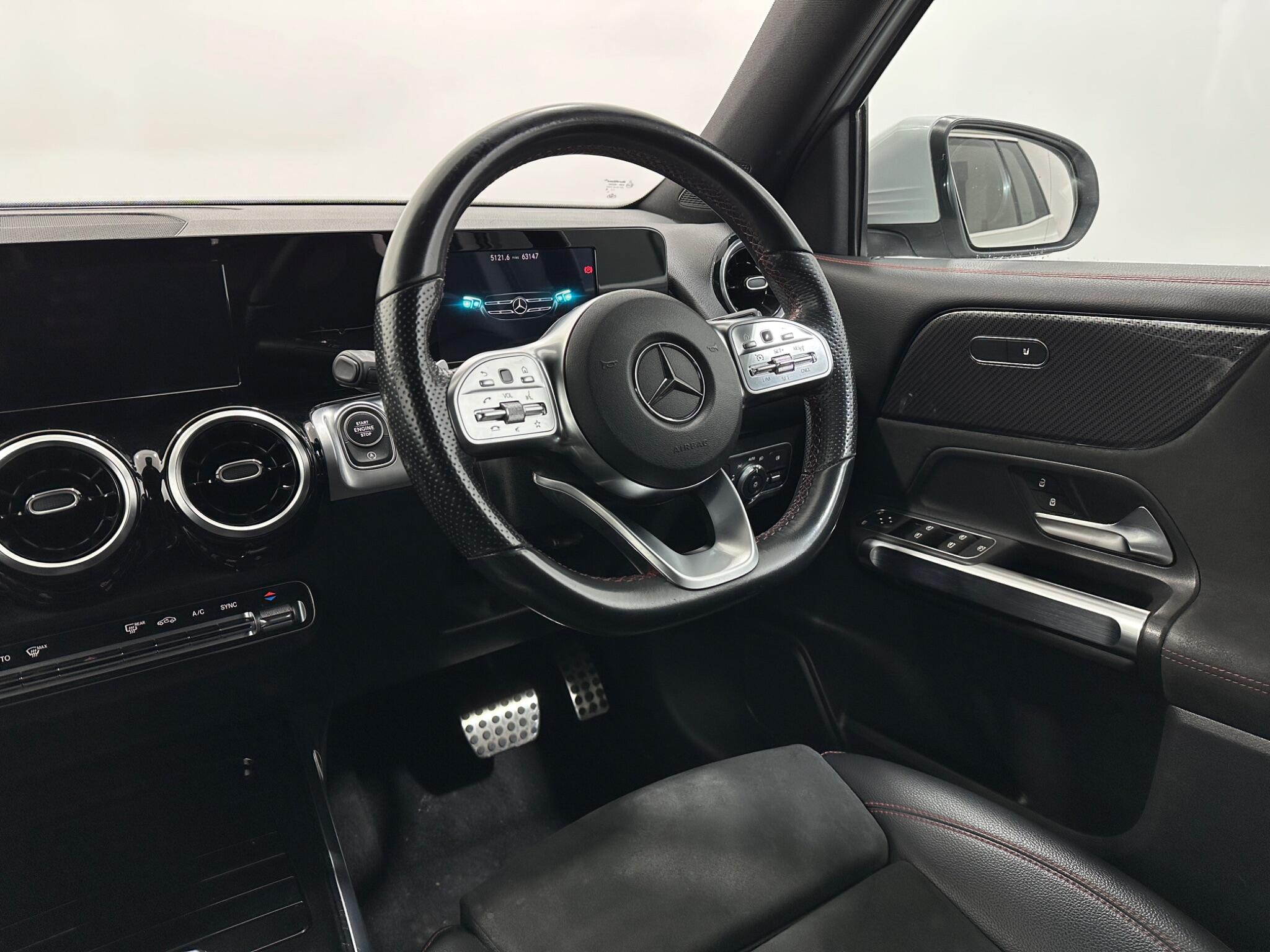 Mercedes-Benz GLB view 12