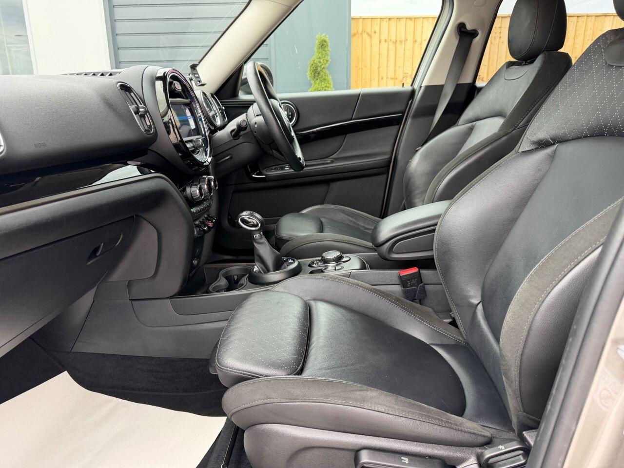 Mini Countryman view 25