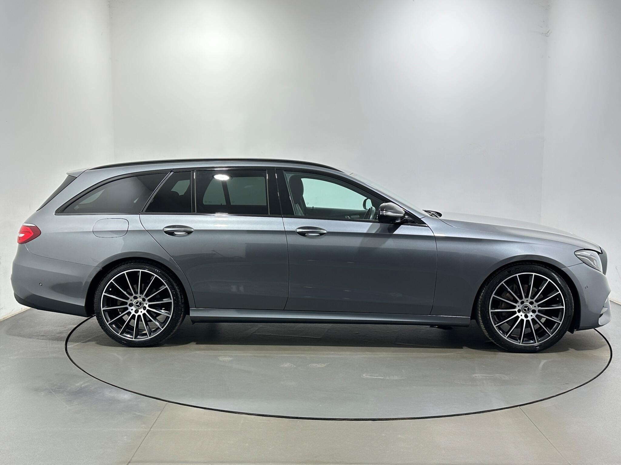 Mercedes-Benz E Class view 9
