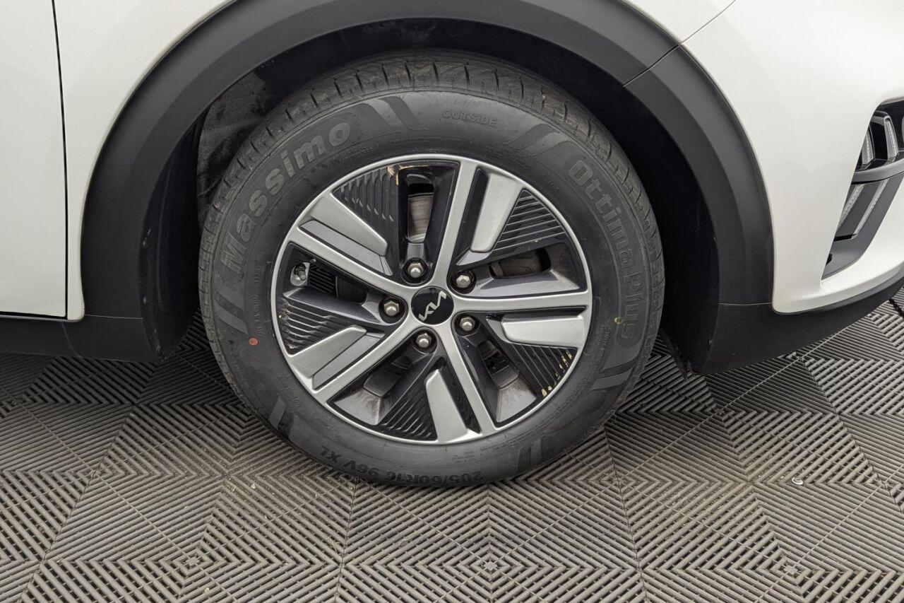 Kia Niro view 48
