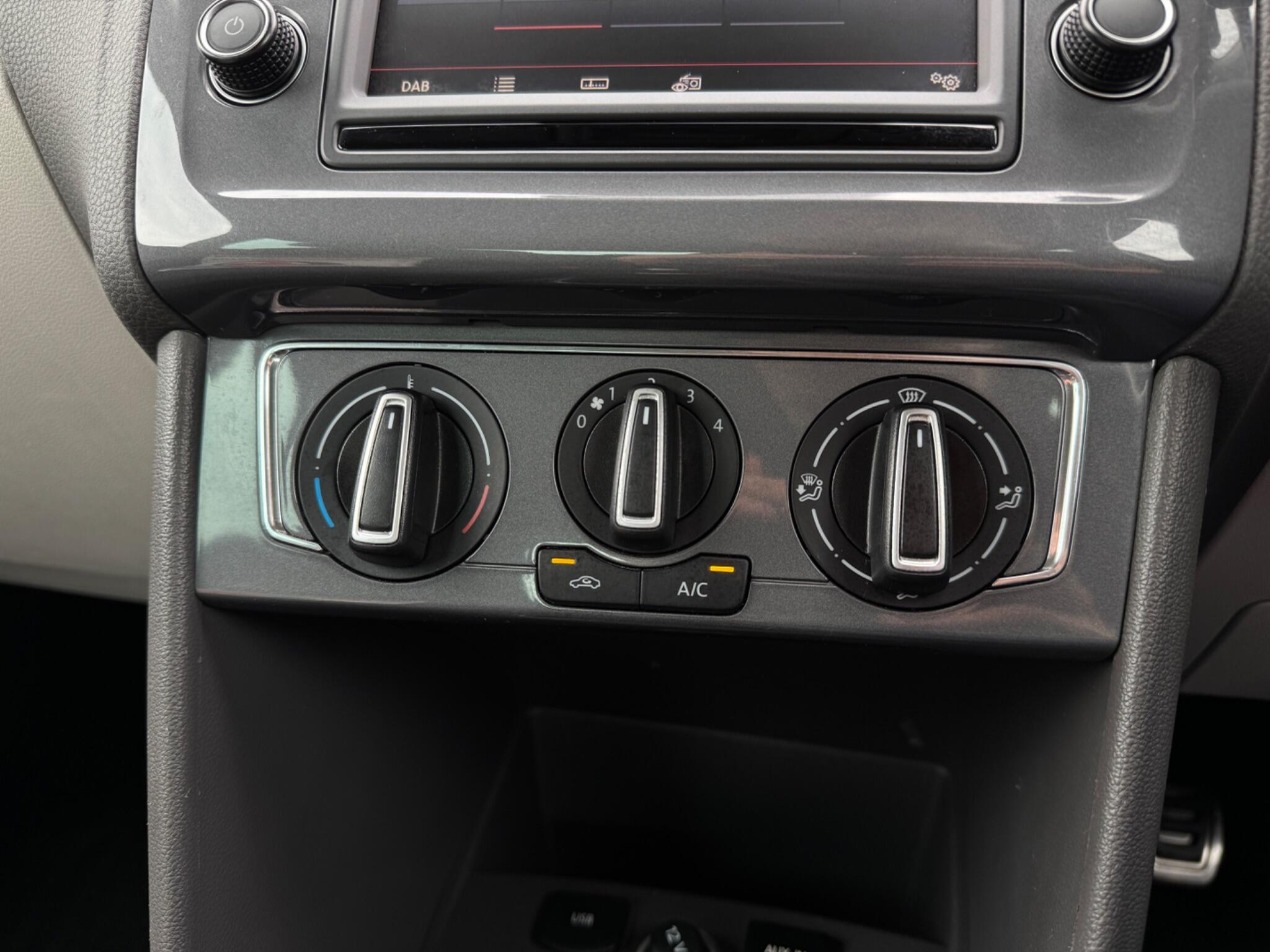 Volkswagen Polo view 40