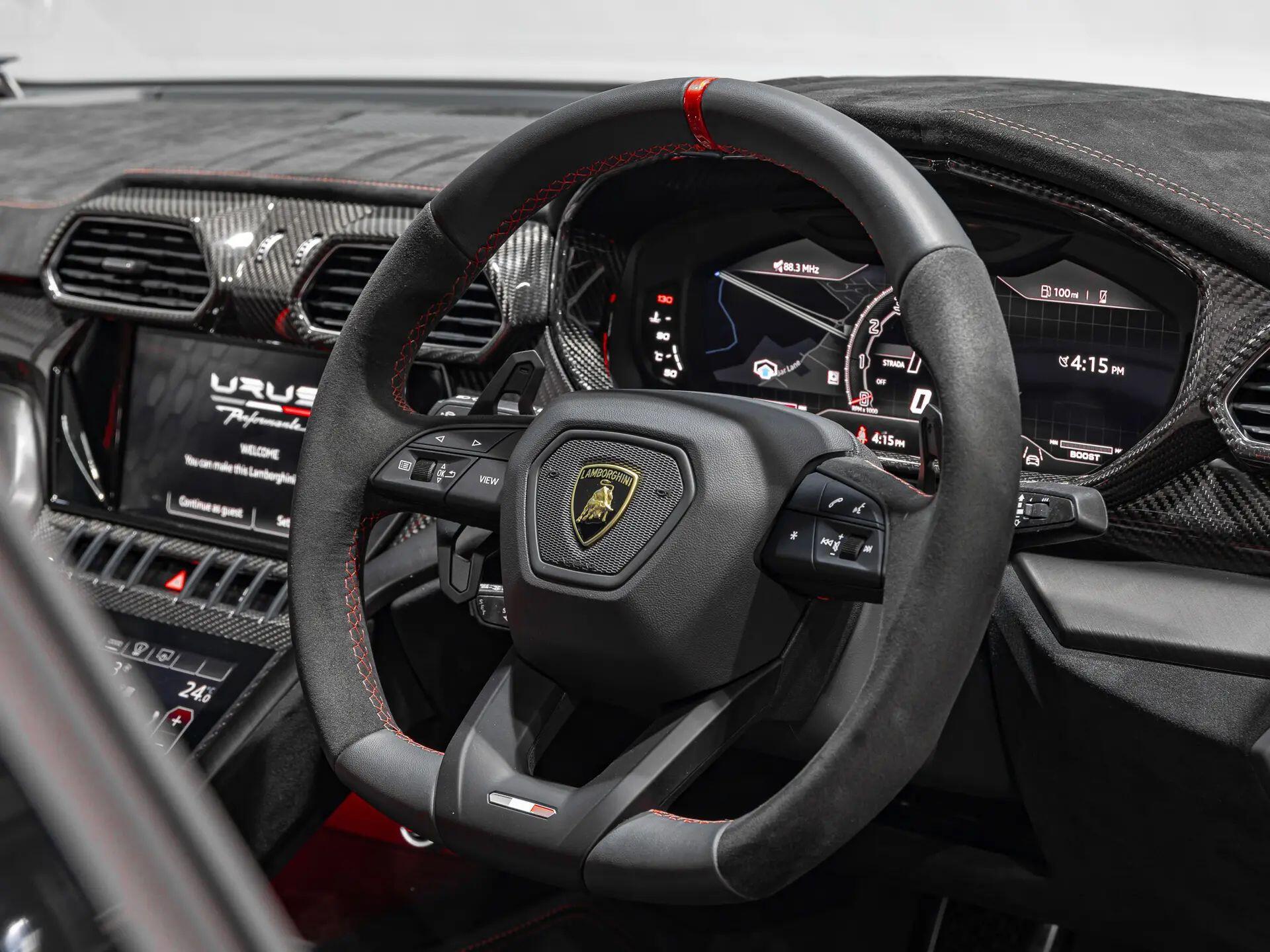 Lamborghini Urus view 22