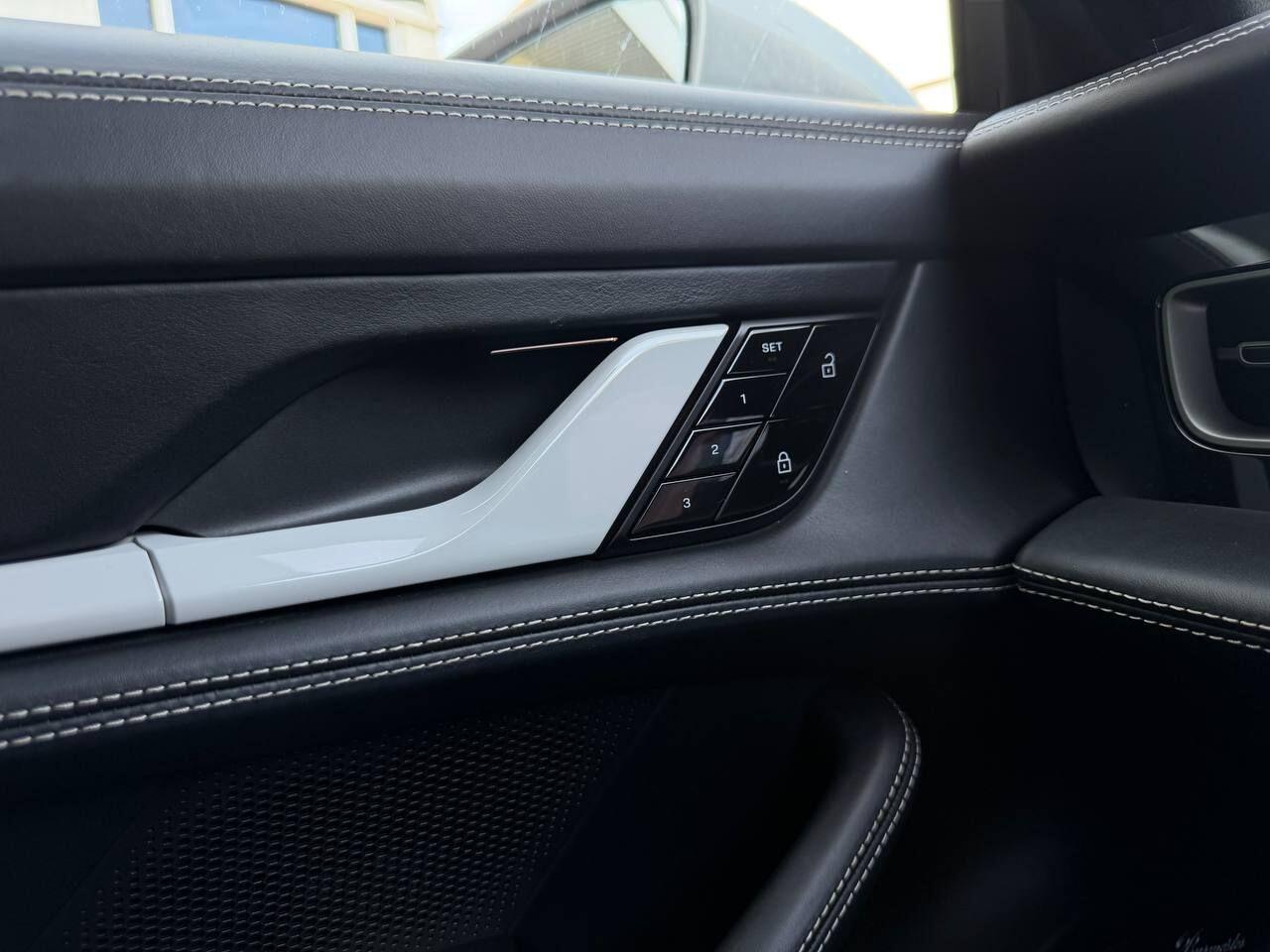 Porsche Taycan view 72