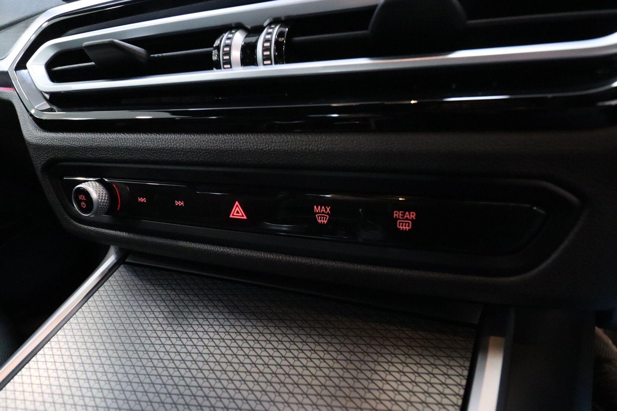 BMW 3 Series view 20