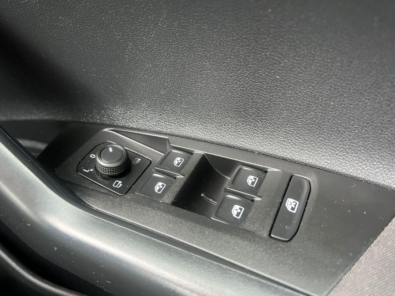 Volkswagen Polo view 21