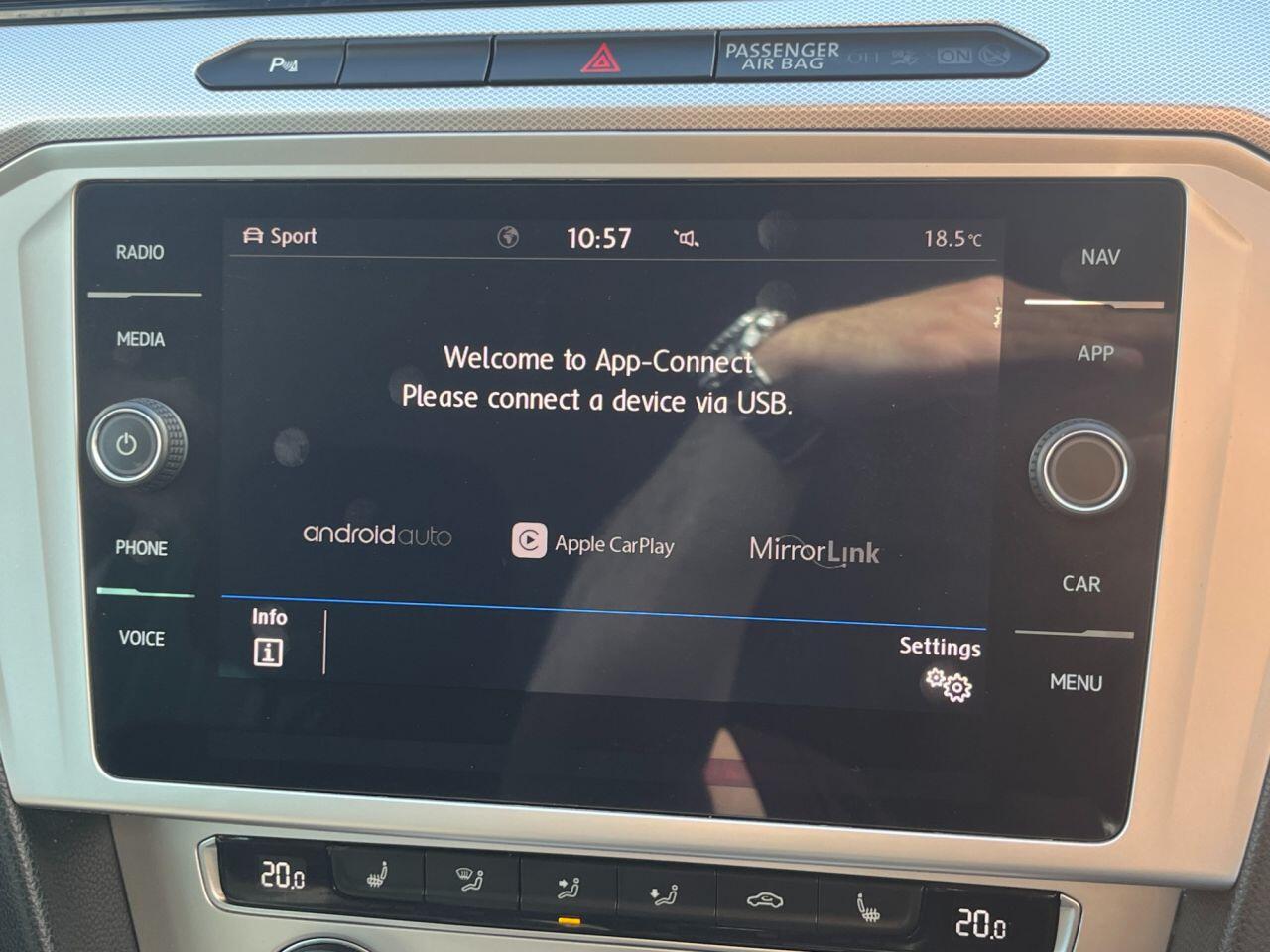 Volkswagen Passat view 26