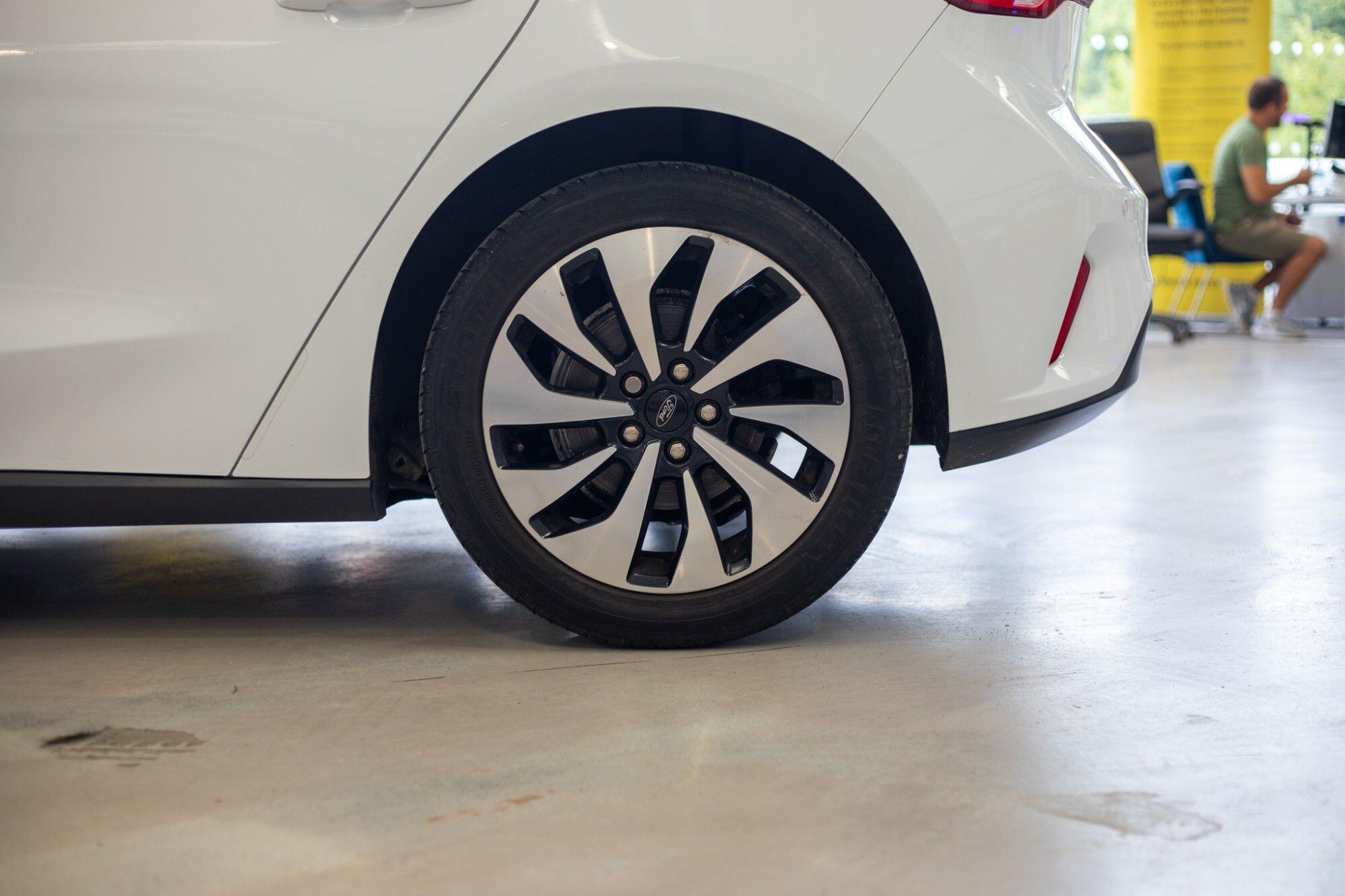 Ford Focus view 6