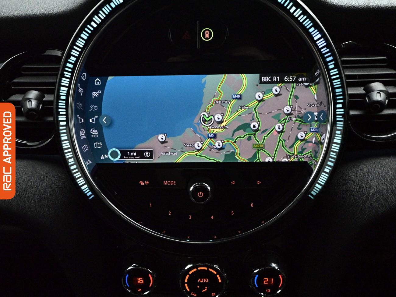 Mini Hatch view 3