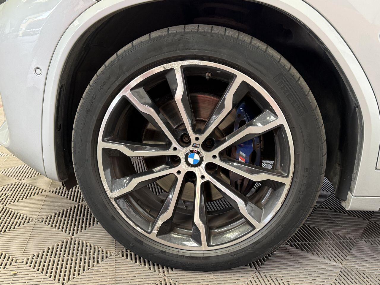 BMW X4 view 21