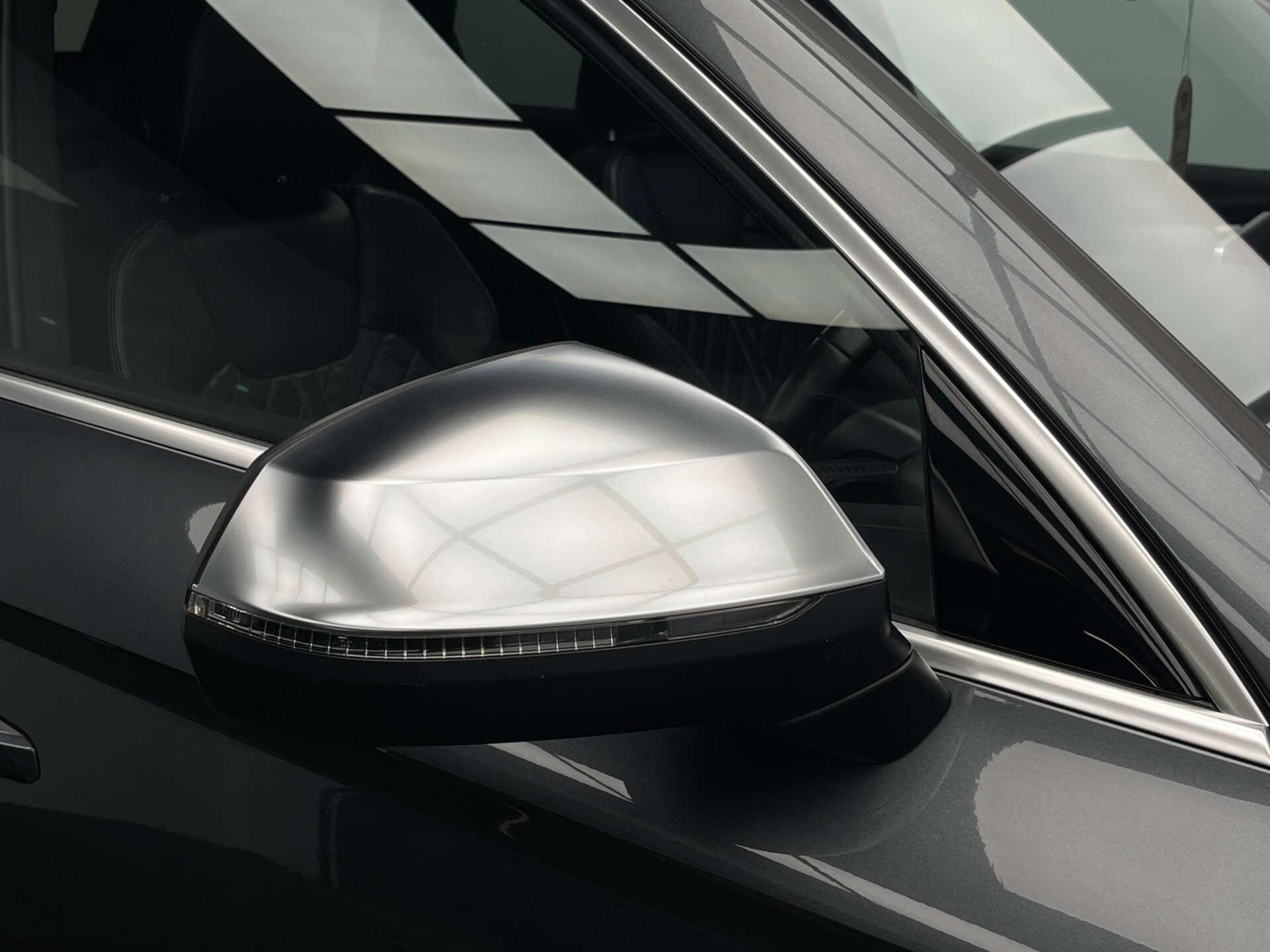 Audi SQ5 view 10
