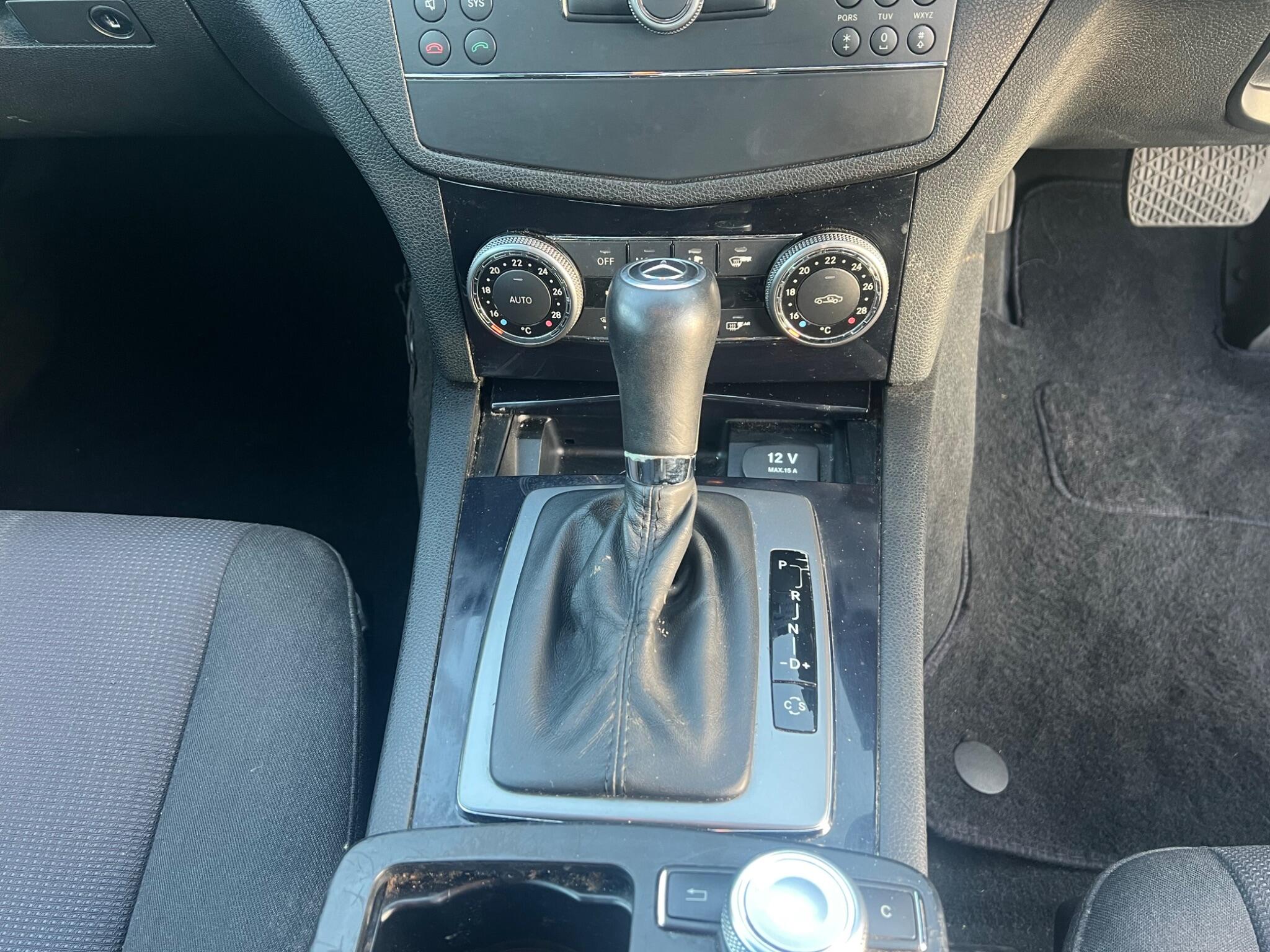 Mercedes-Benz C-Class view 28