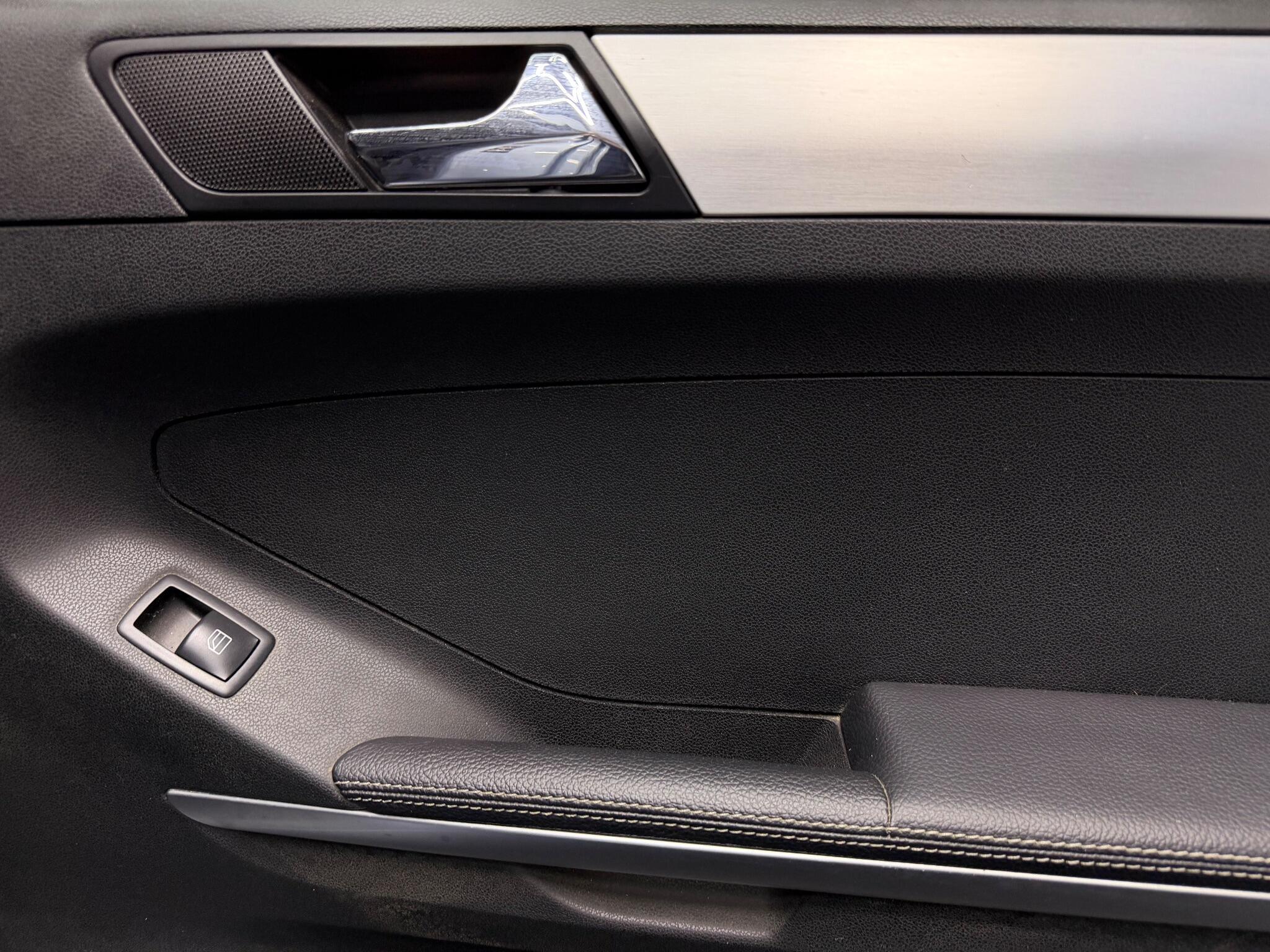 Mercedes-Benz M-Class view 15