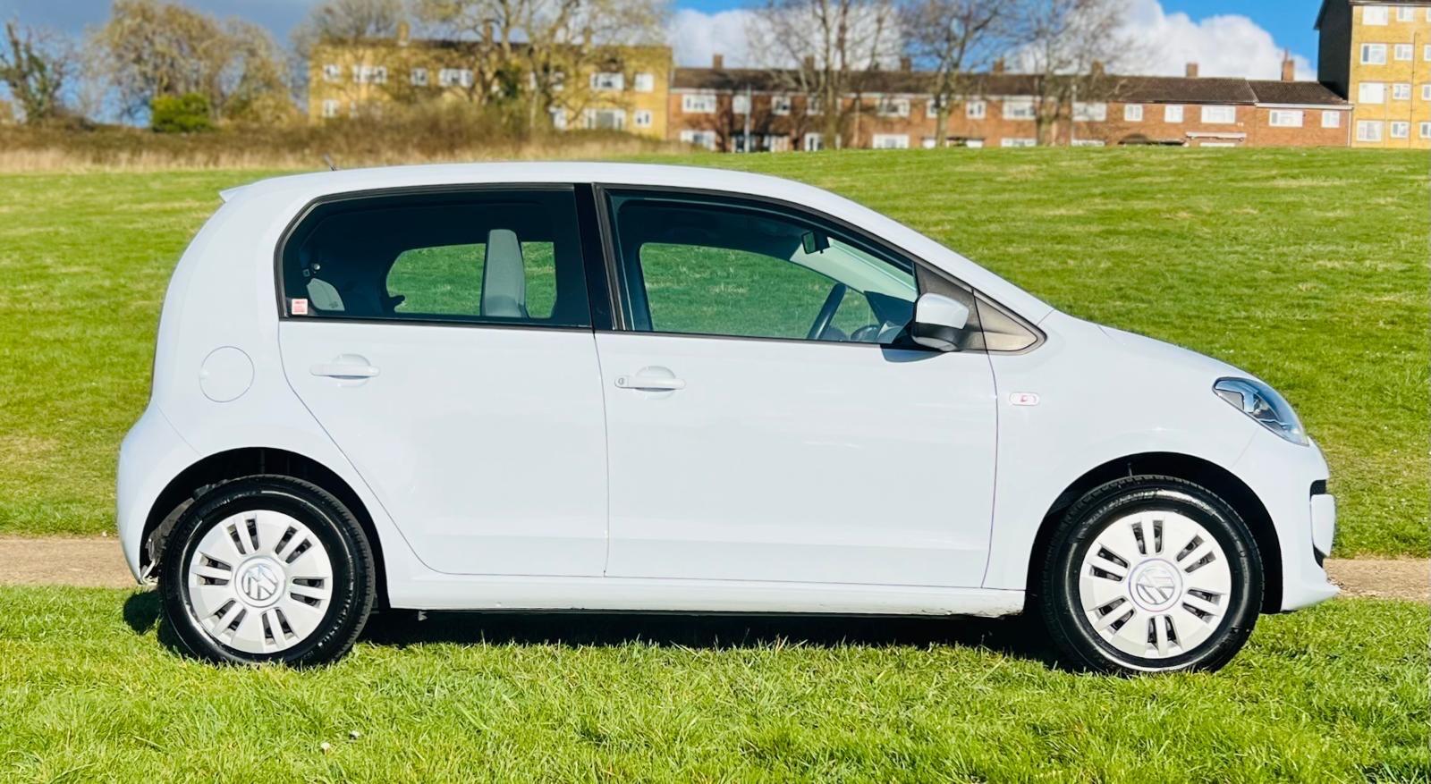 2013 Volkswagen up! image 9