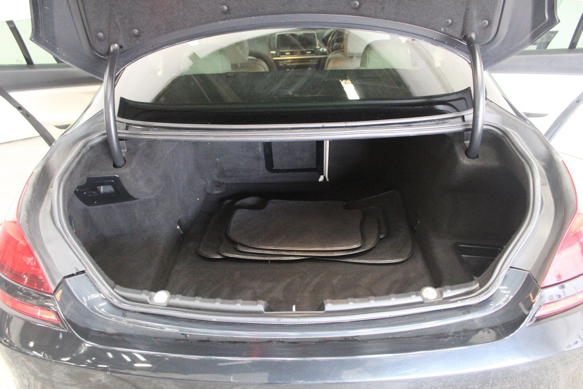 BMW 6 Series view 23