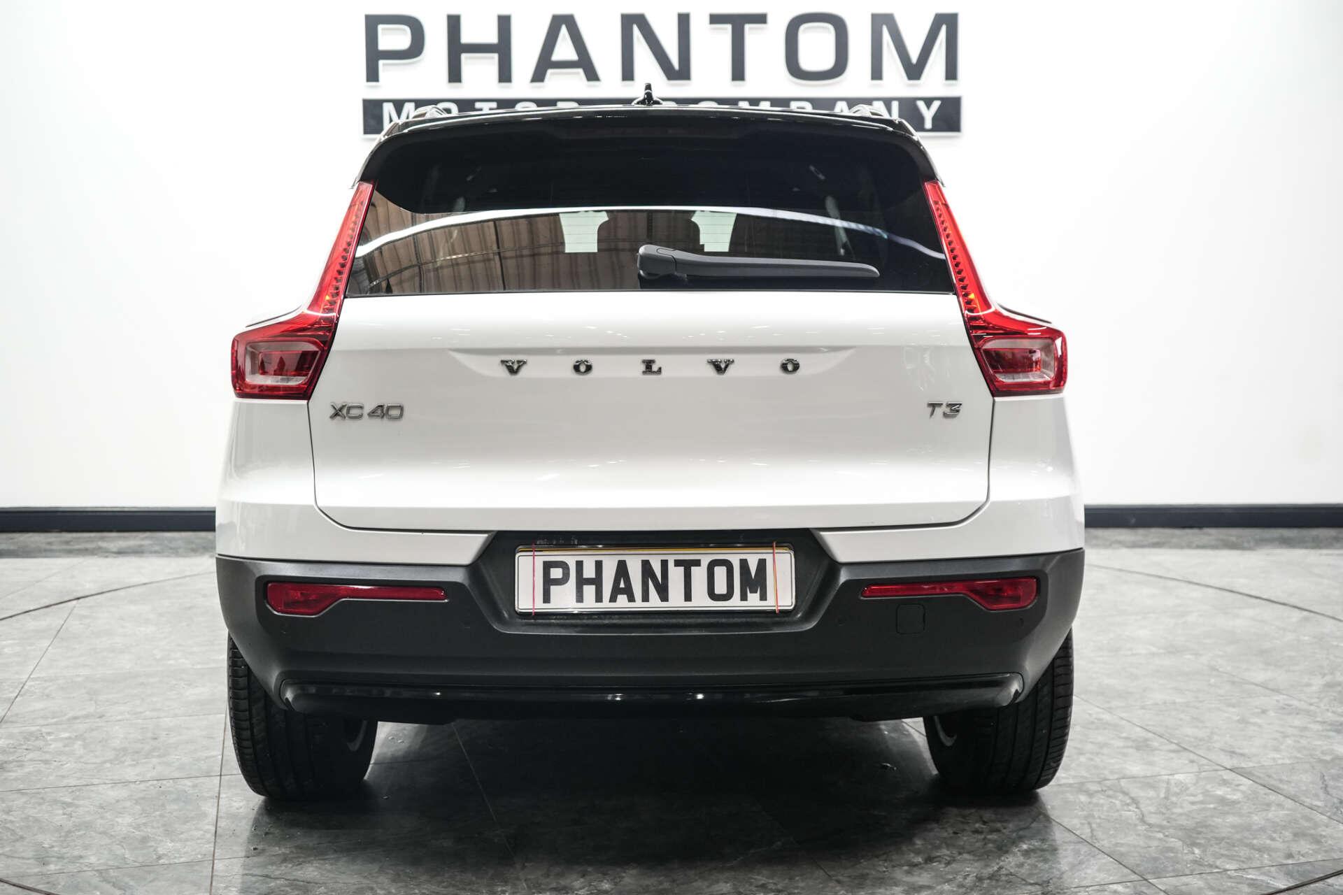 Volvo XC40 view 4