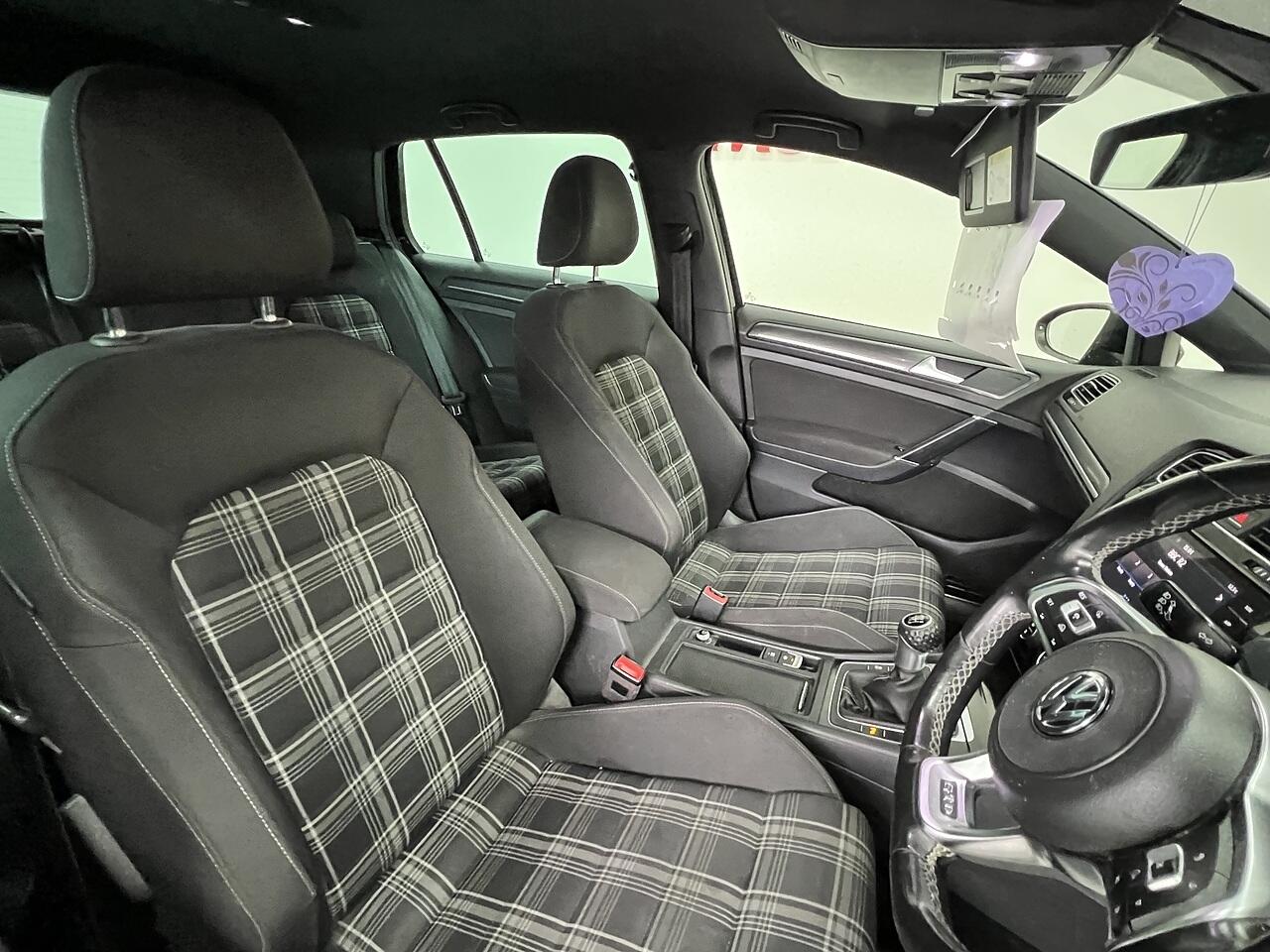 Volkswagen Golf view 15