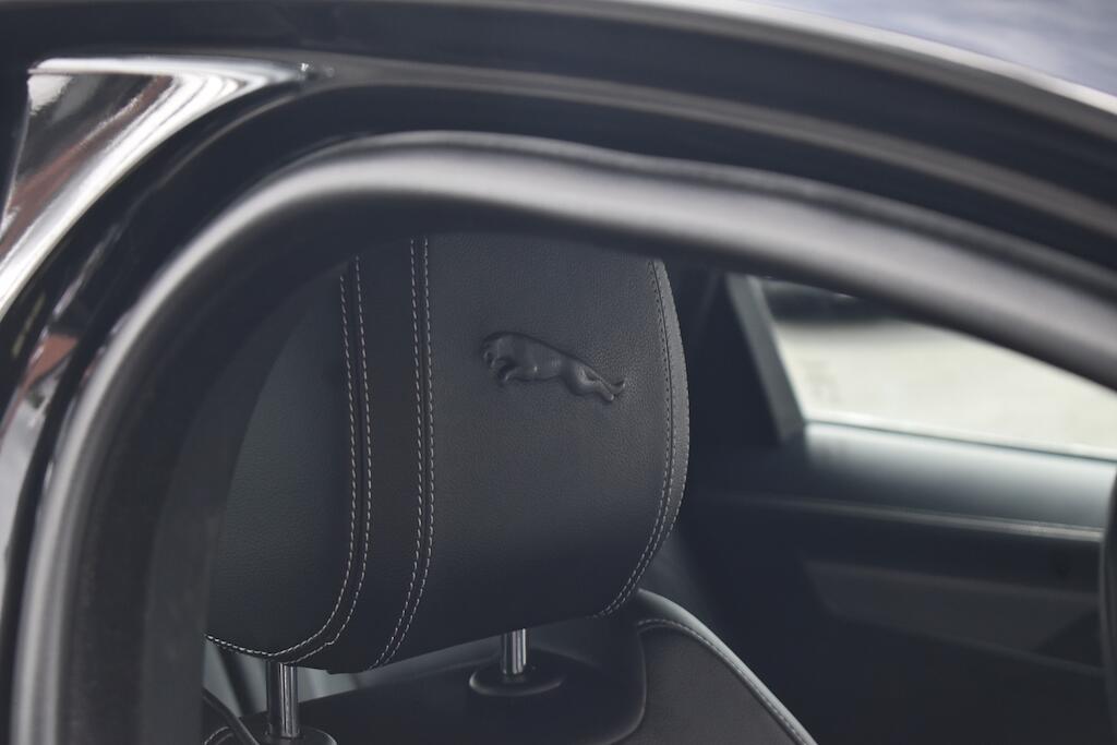 Jaguar F-Pace view 10