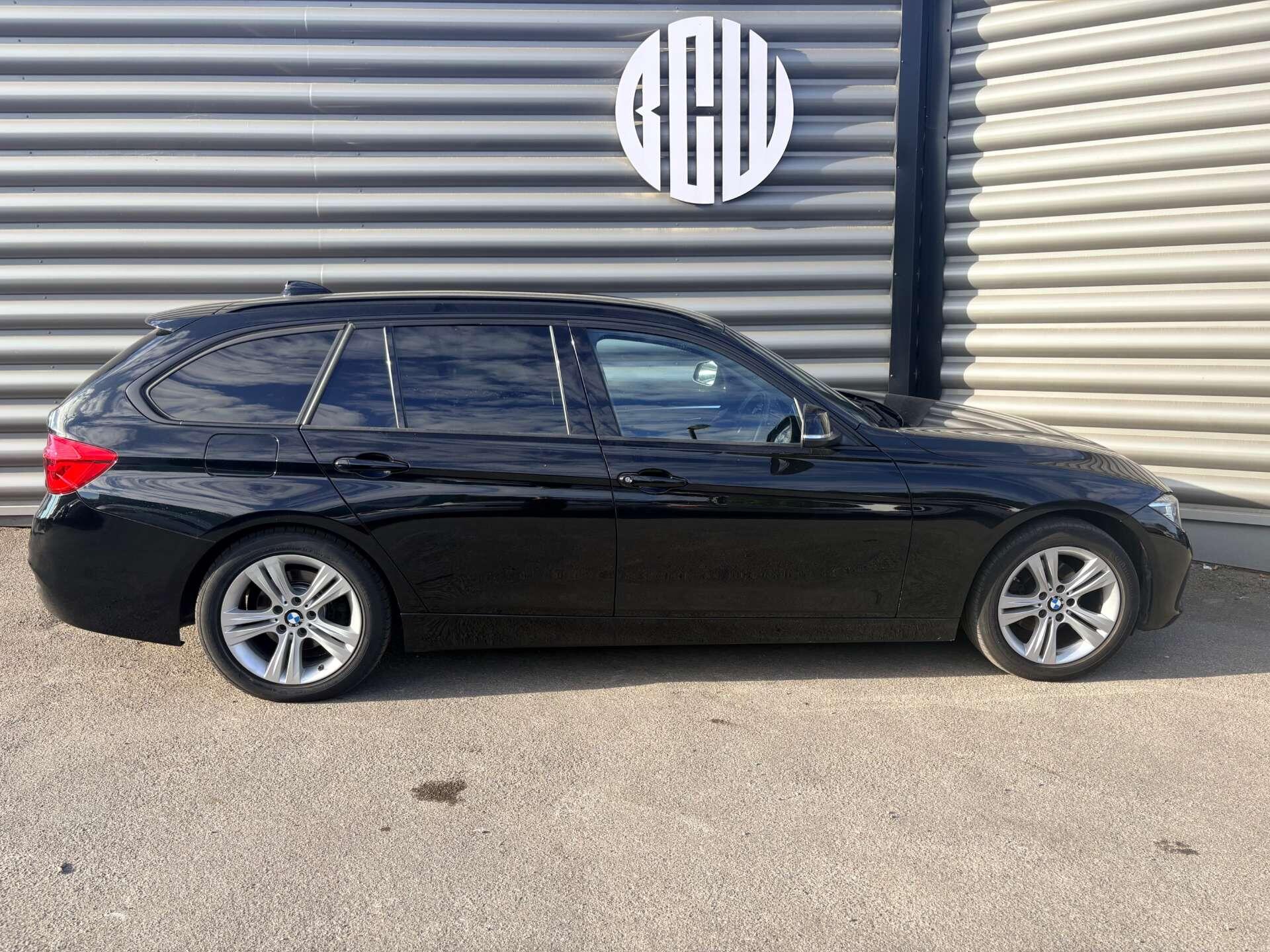 BMW 3 Series view 3