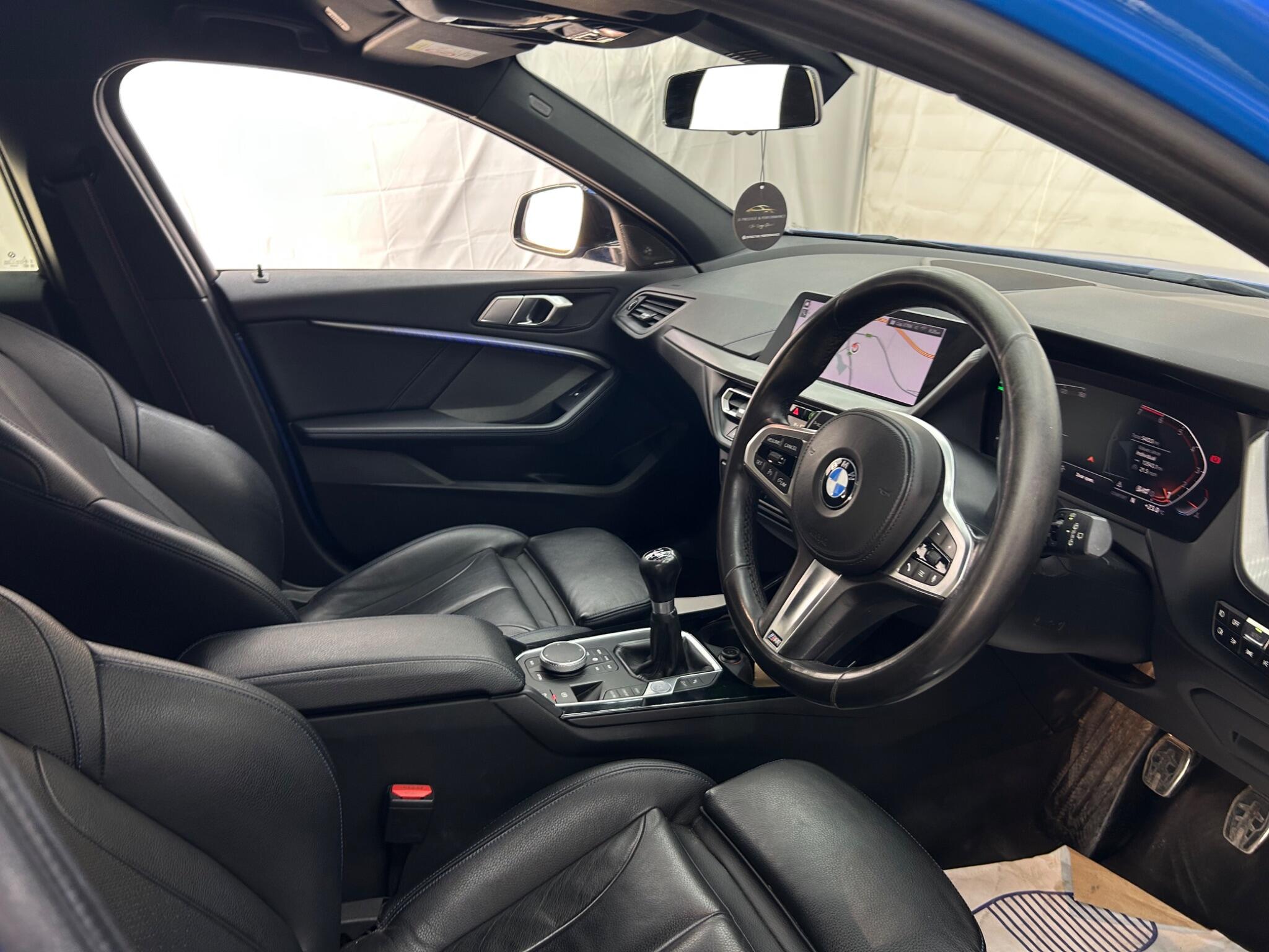 BMW 1 Series view 21