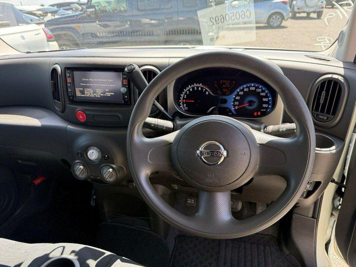 Nissan Cube view 13