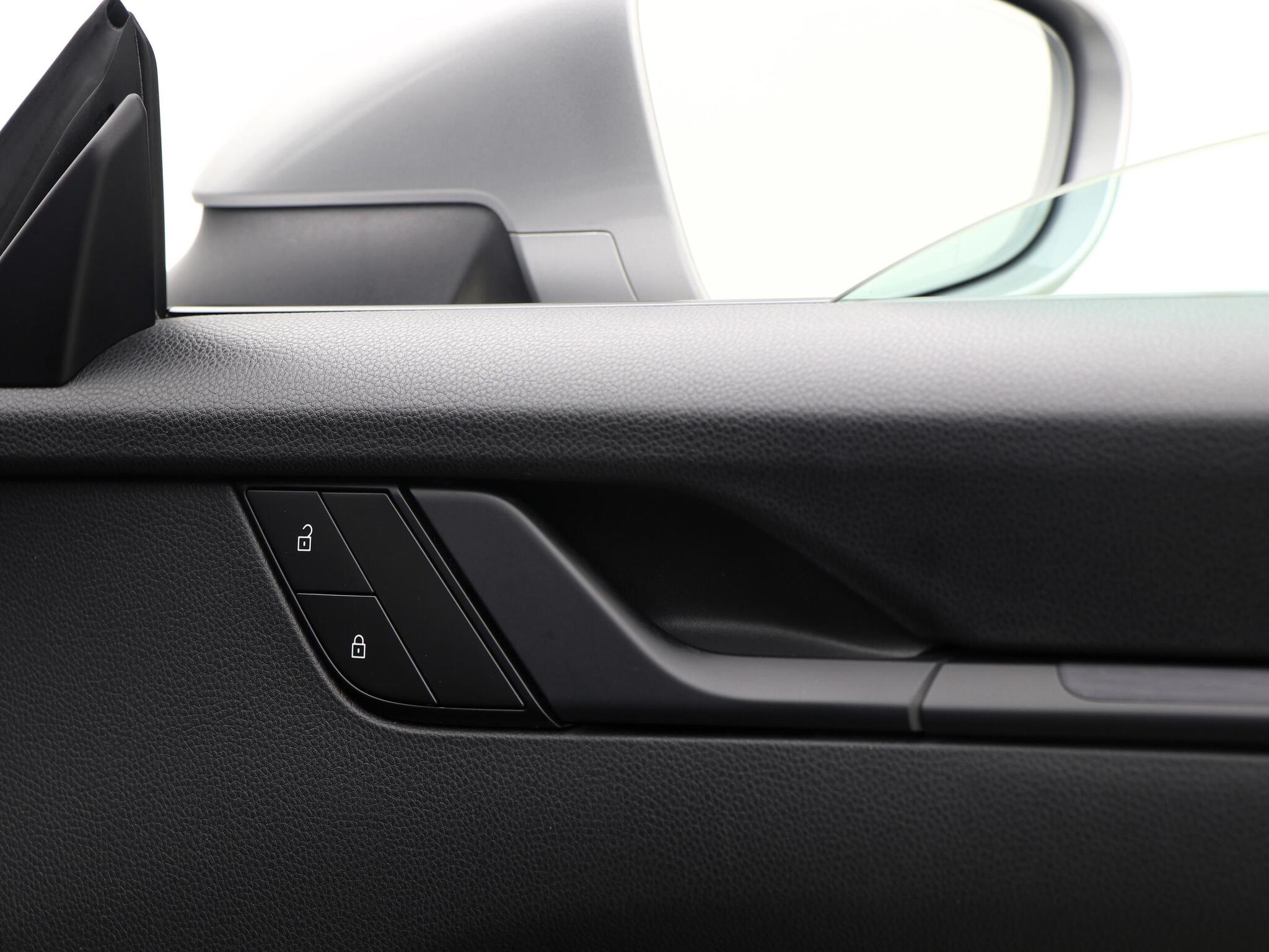 Porsche 911 view 31