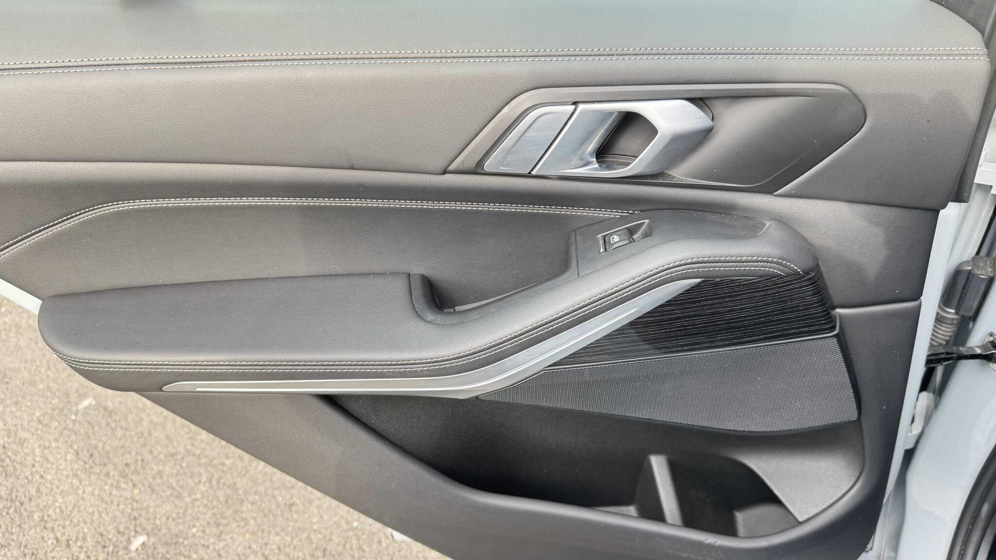 BMW X5 view 10