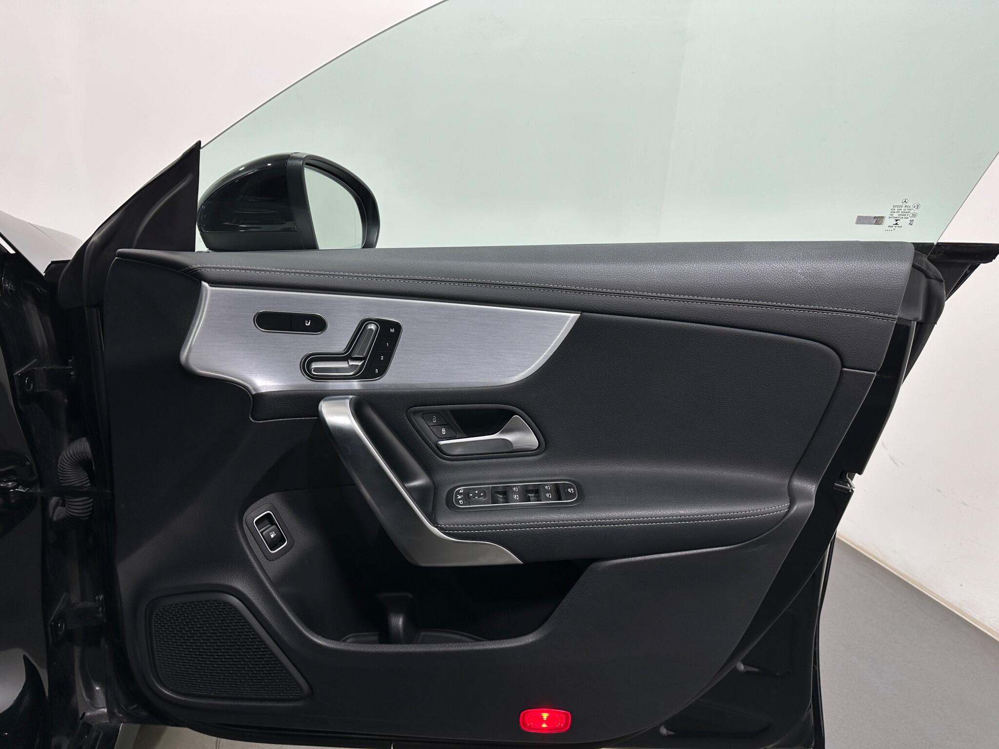 Mercedes-Benz Cla view 36